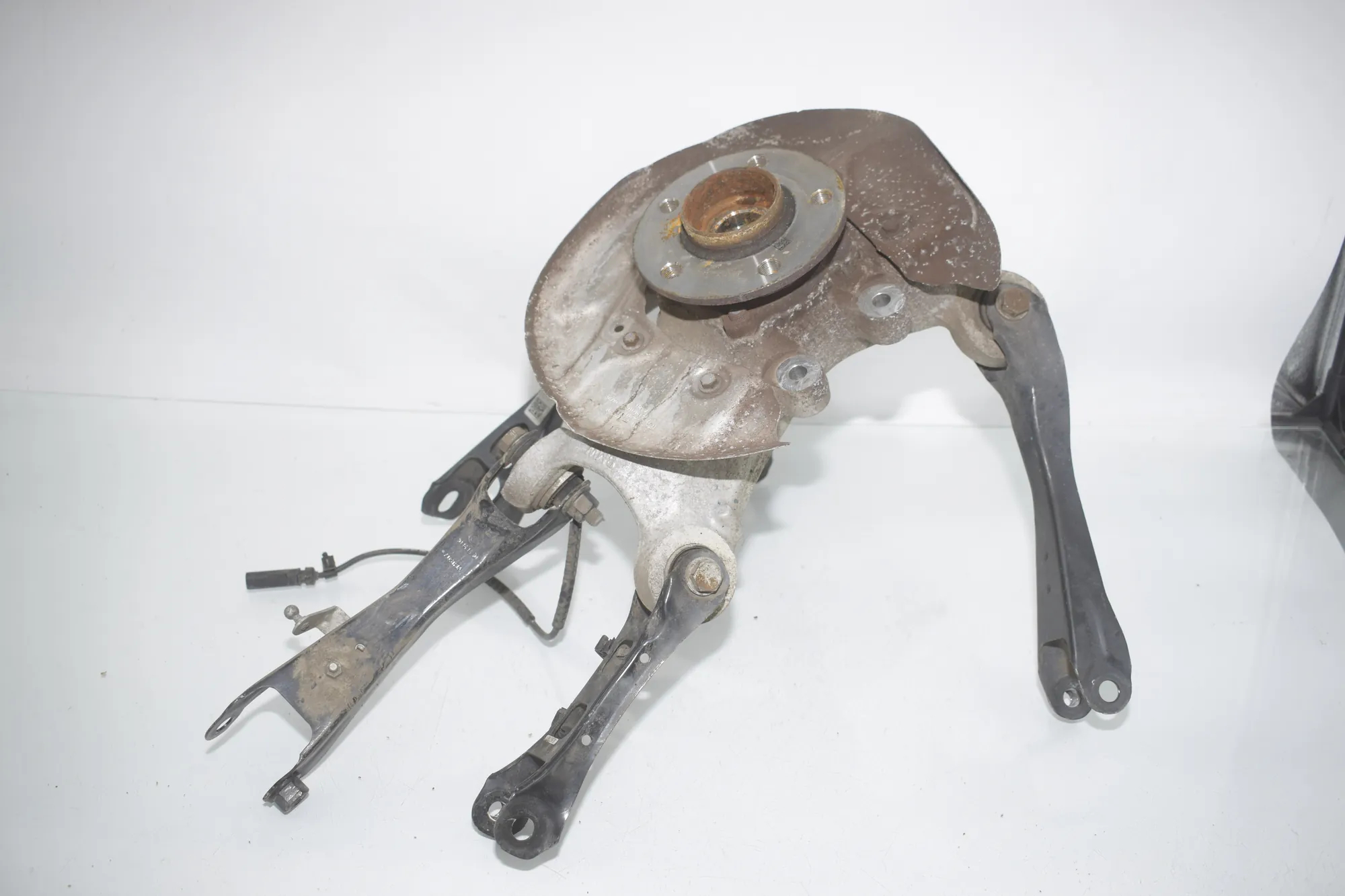 Rear Left Wheel Hub Spindle – OEM 6852161 · BMW i3 (I01) BMW i3 (I01) Electric 2020