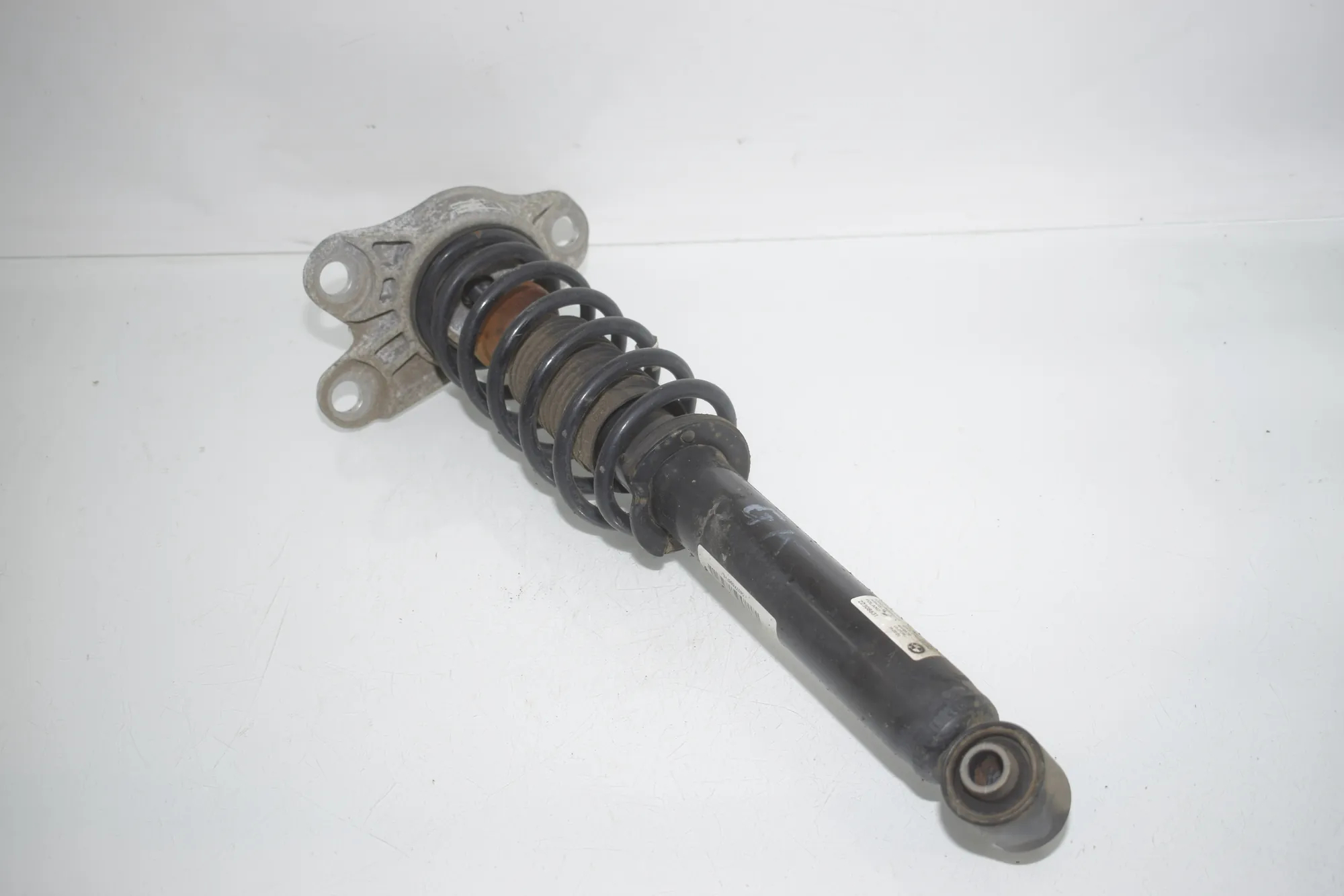 Rear Left Shock Absorber – OEM 6880101 · BMW i3 (I01) BMW i3 (I01) Electric 2020 – 2