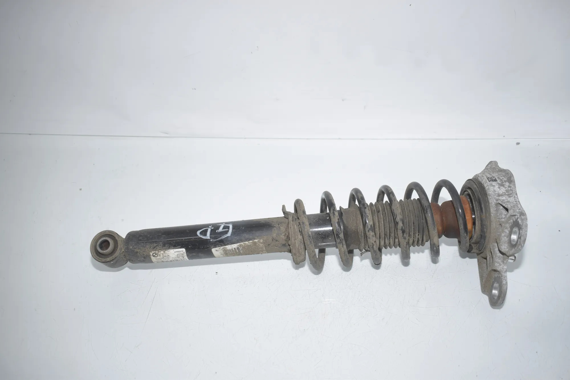 Rear Right Shock Absorber – OEM 6880101 · BMW i3 (I01) BMW i3 (I01) Electric 2020 – 2