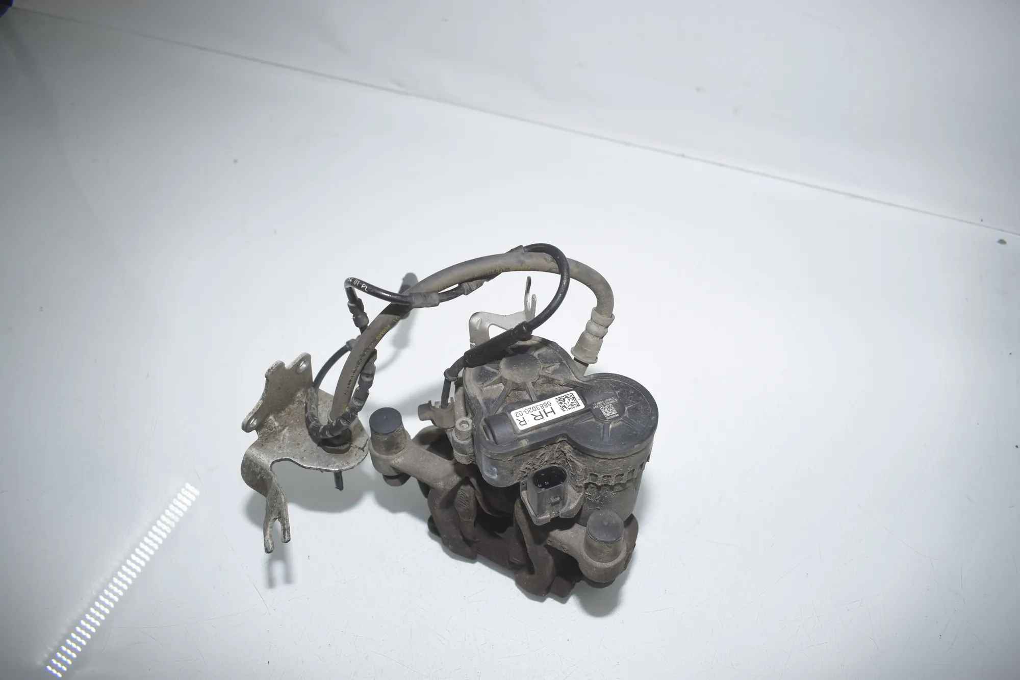 Rear Right Brake Caliper – OEM 6883020 · BMW i3 (I01) BMW i3 (I01) Electric 2020 – 2