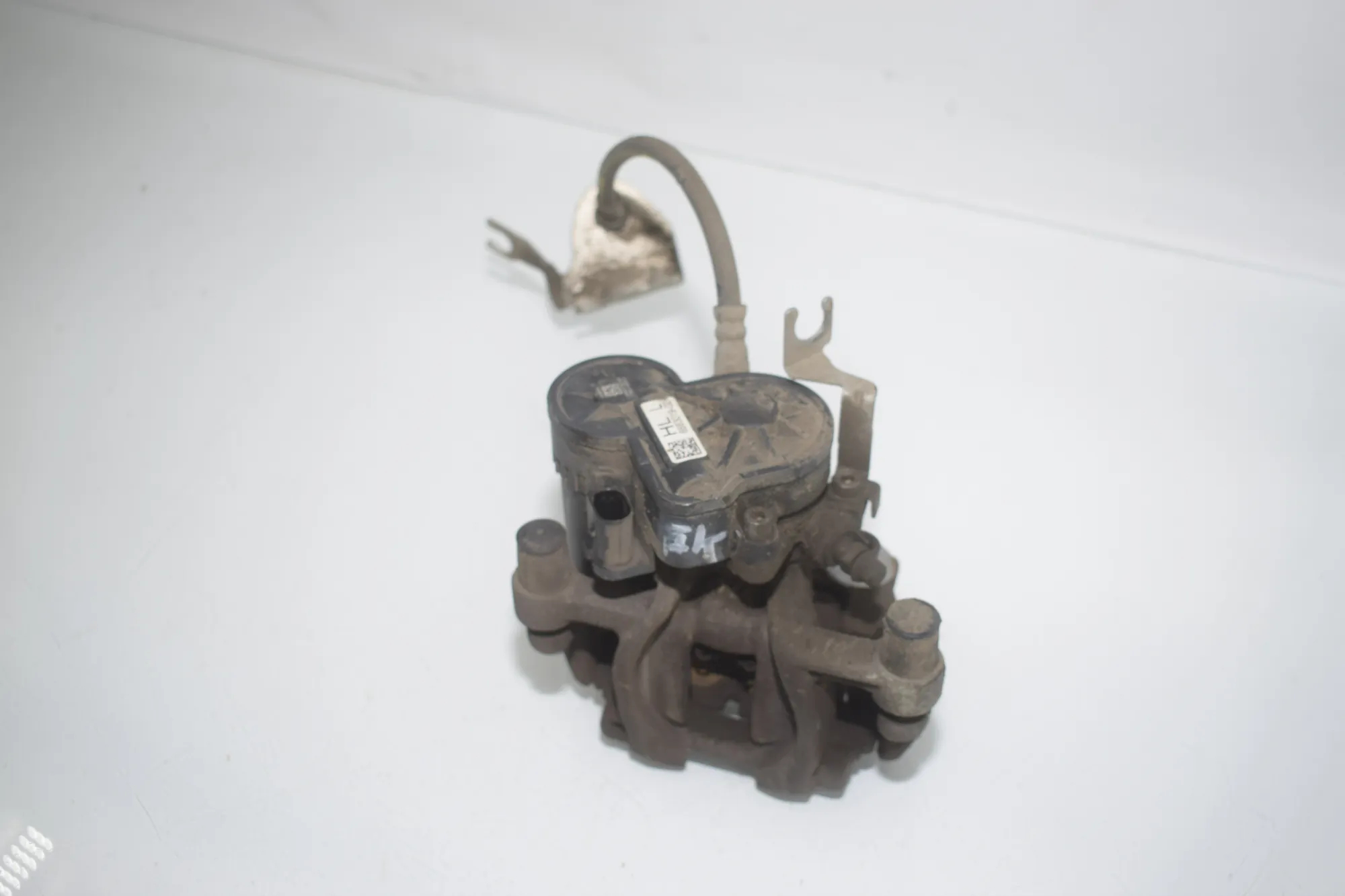 Rear Left Brake Caliper – OEM 6883019 · BMW i3 (I01) BMW i3 (I01) Electric 2020 – 2