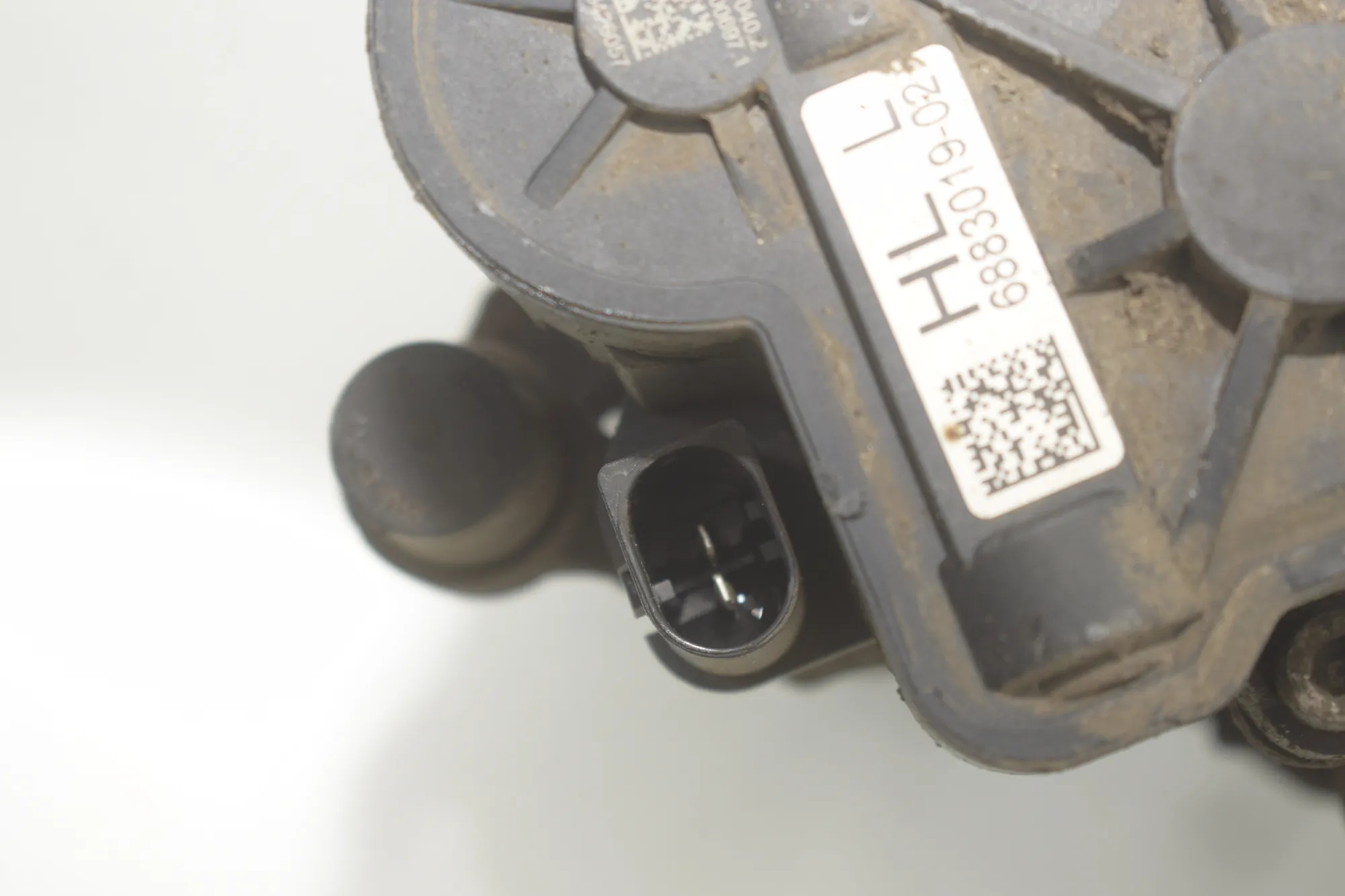 Rear Left Brake Caliper – OEM 6883019 · BMW i3 (I01) BMW i3 (I01) Electric 2020 – 3