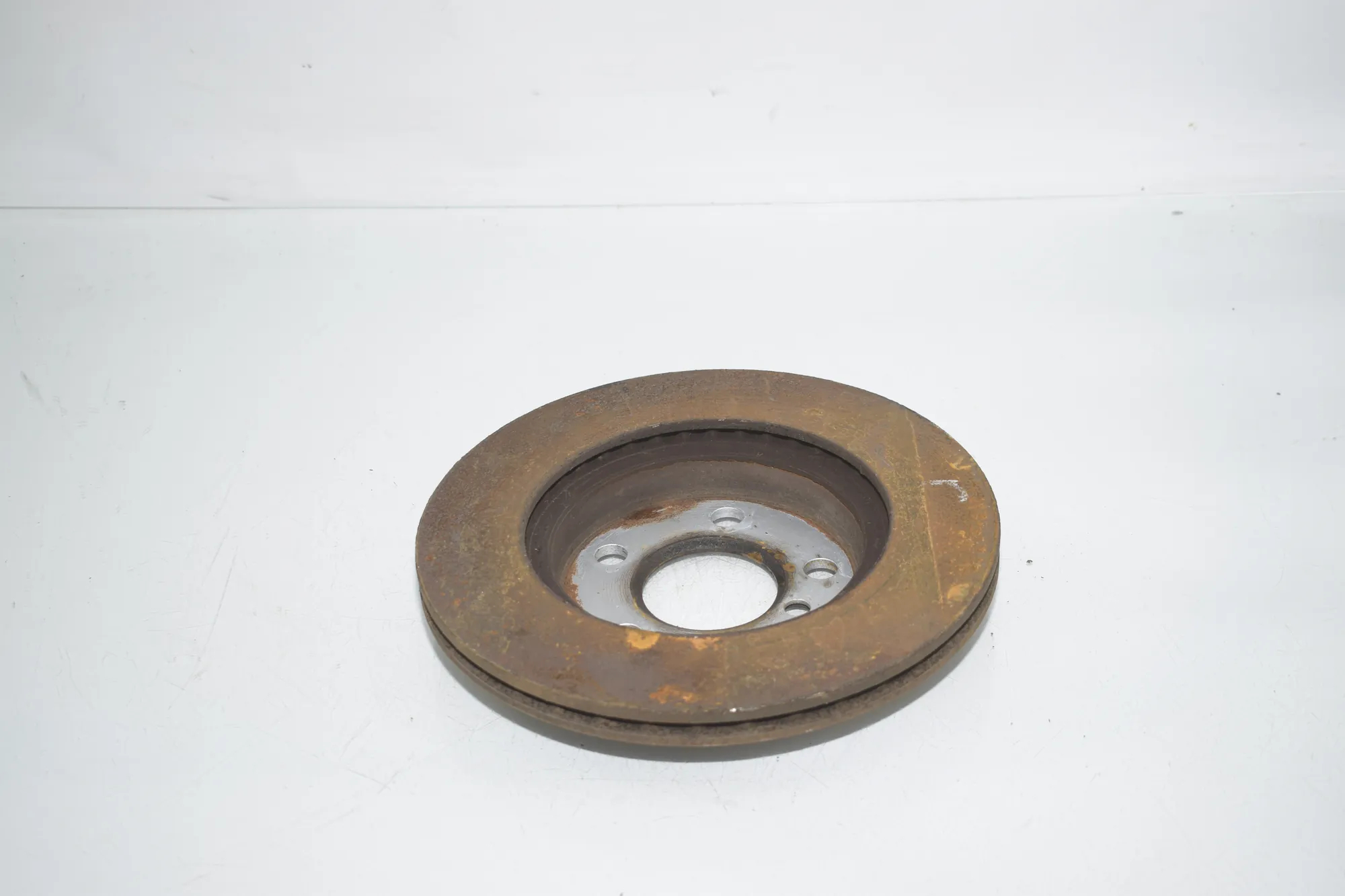 Front Left Brake Disc – OEM 6866293 · BMW i3 (I01) BMW i3 (I01) Electric 2020 – 4