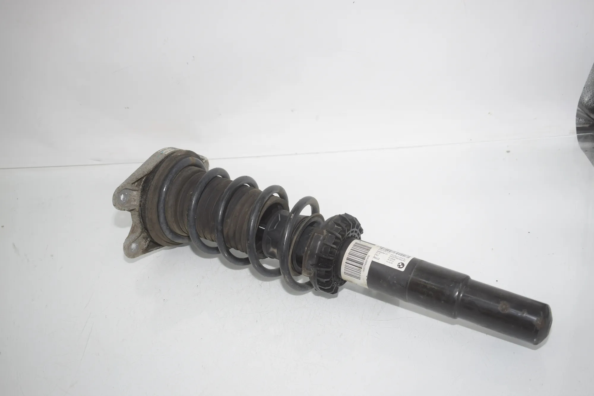 Front Right Shock Absorber – OEM 6880098 · BMW i3 (I01) BMW i3 (I01) Electric 2020 – 2