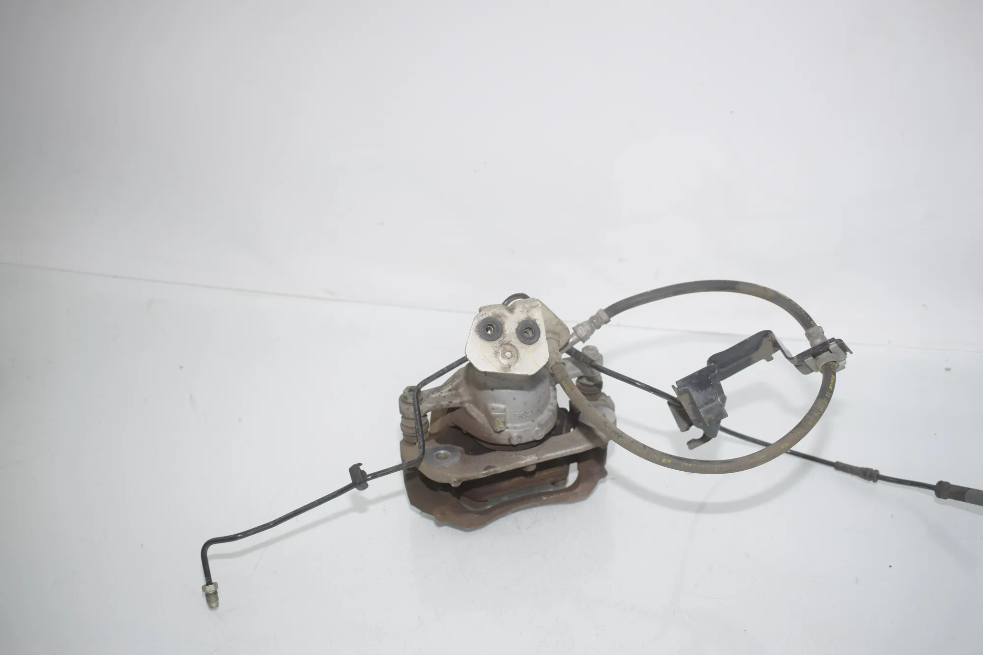 Front Left Brake Caliper – OEM 6860269 · BMW i3 (I01) BMW i3 (I01) Electric 2020 – 3