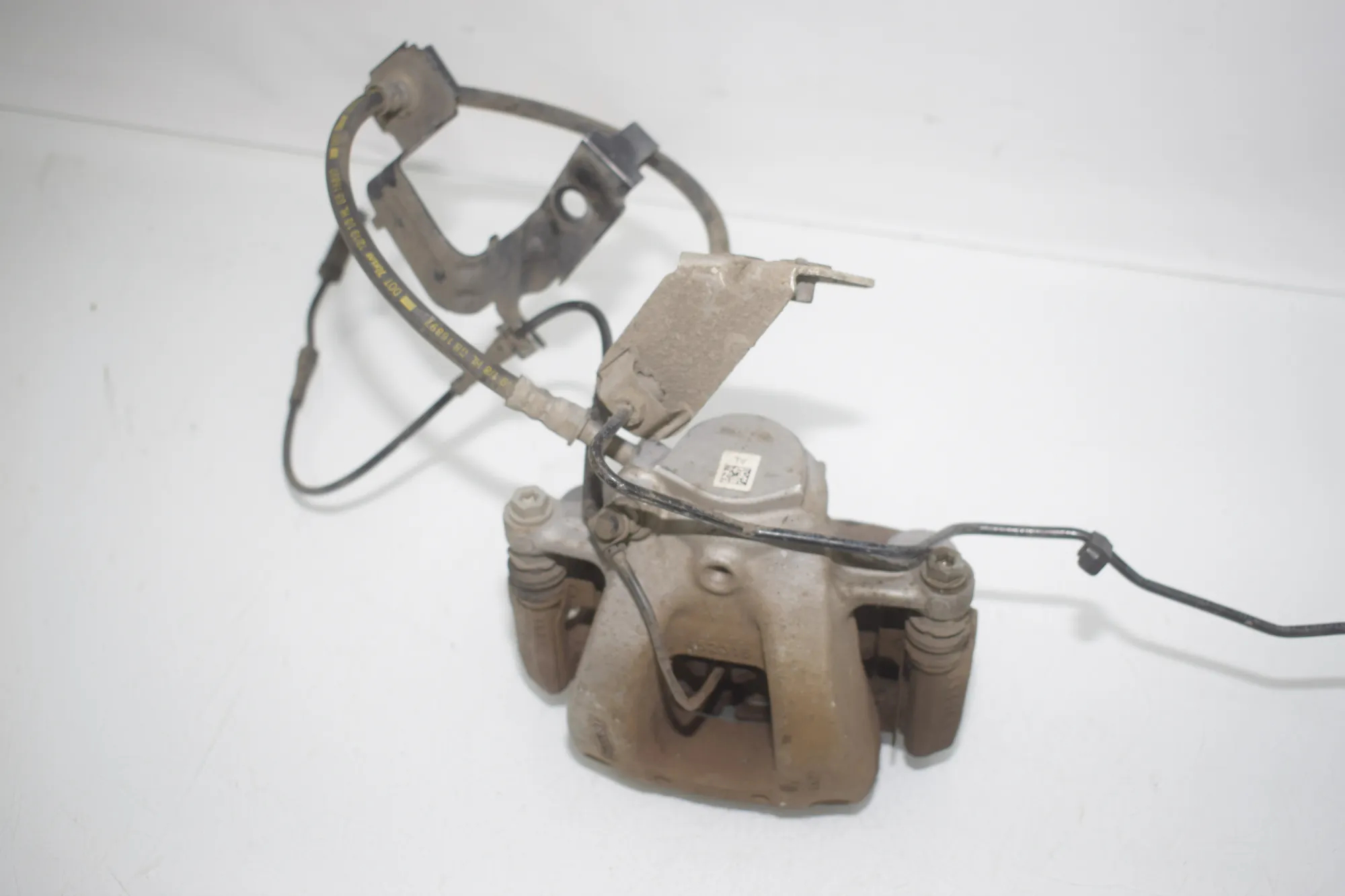 Front Left Brake Caliper – OEM 6860269 · BMW i3 (I01) BMW i3 (I01) Electric 2020 – 2