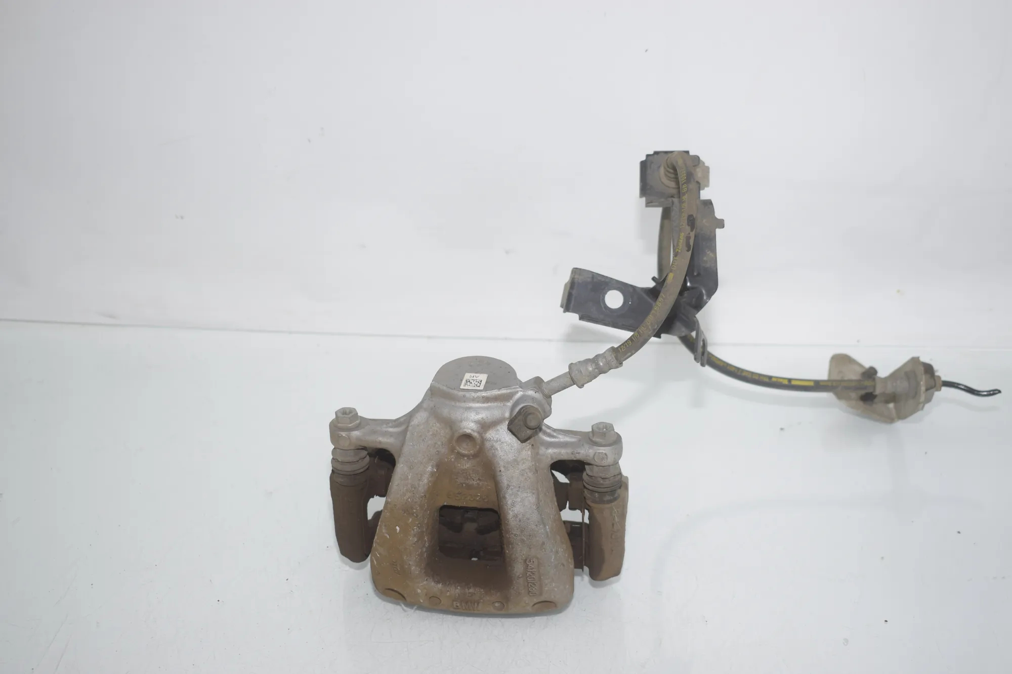 Front Right Brake Caliper – OEM 6860270 · BMW i3 (I01) BMW i3 (I01) Electric 2020