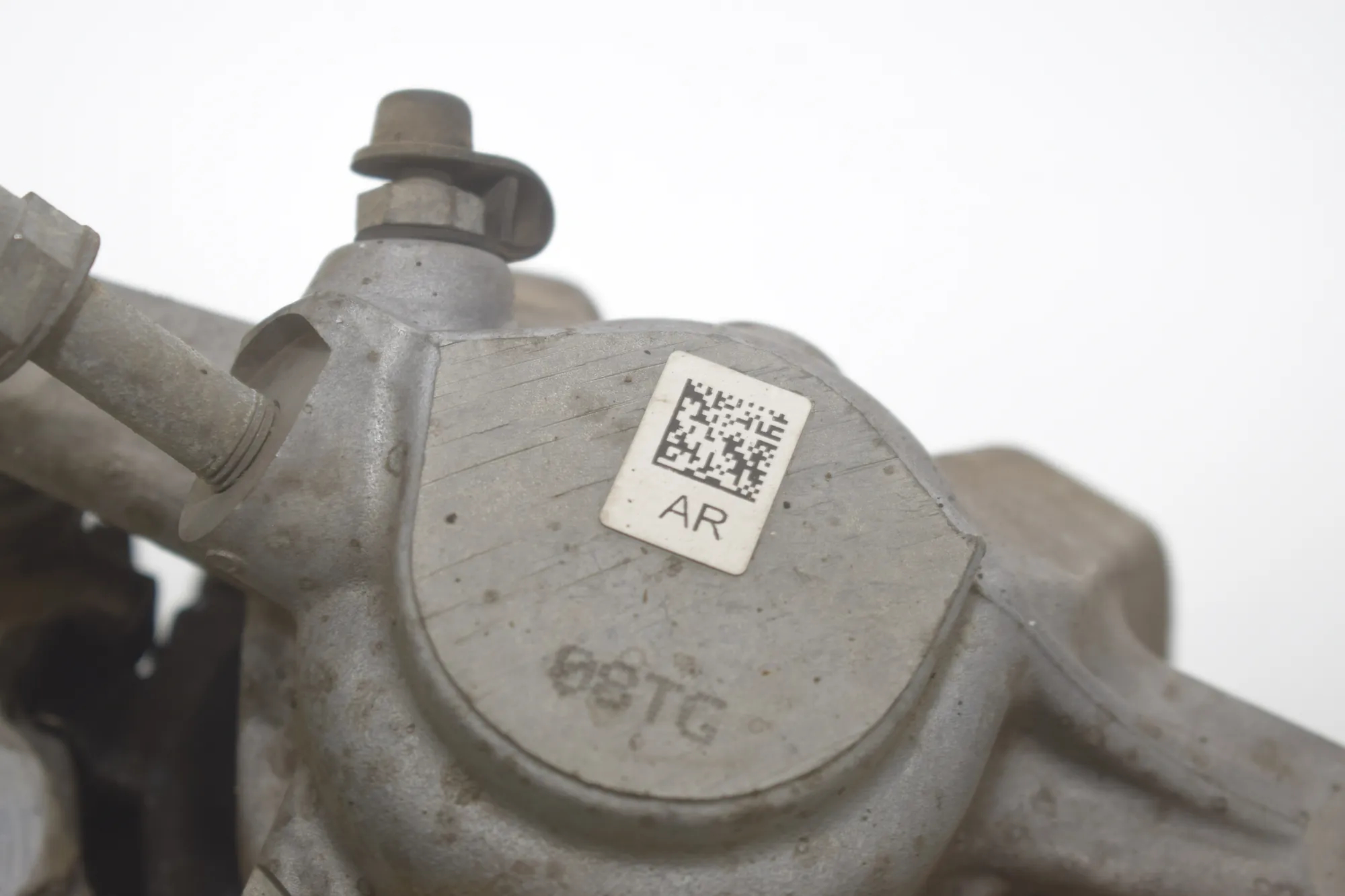 Front Right Brake Caliper – OEM 6860270 · BMW i3 (I01) BMW i3 (I01) Electric 2020 – 4