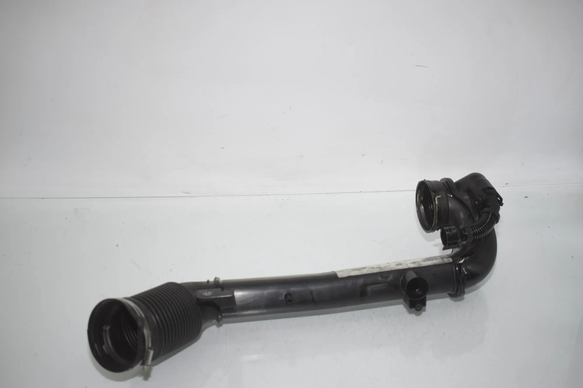 Air Intake Tube – OEM 8511377 · BMW 2 Gran Tourer (F46) BMW 2 Gran Tourer (F46) 220 d xDrive 2018 – 2