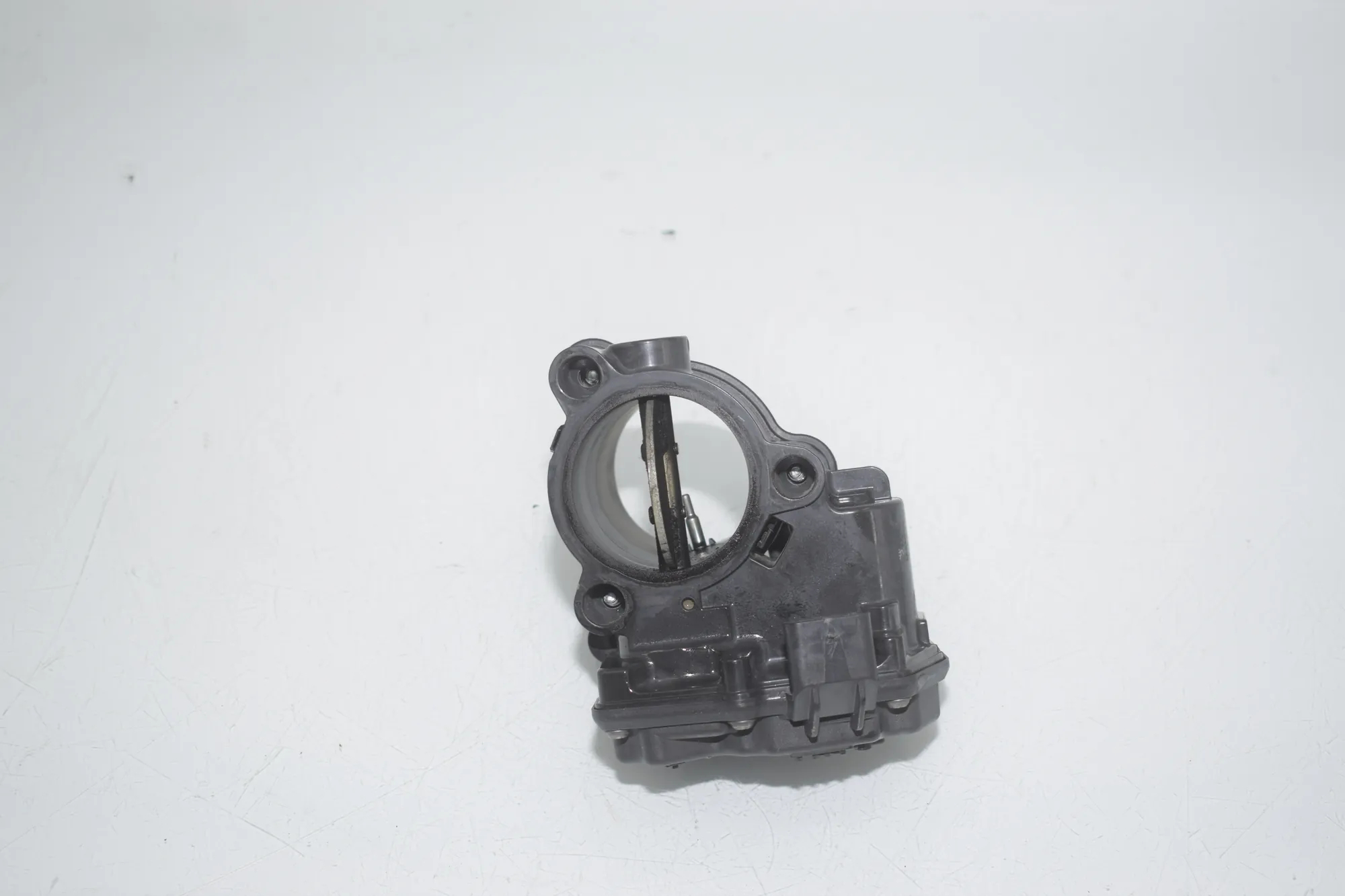 Throttle Body – OEM 8512452 · BMW 2 Gran Tourer (F46) BMW 2 Gran Tourer (F46) 220 d xDrive 2018 – 3