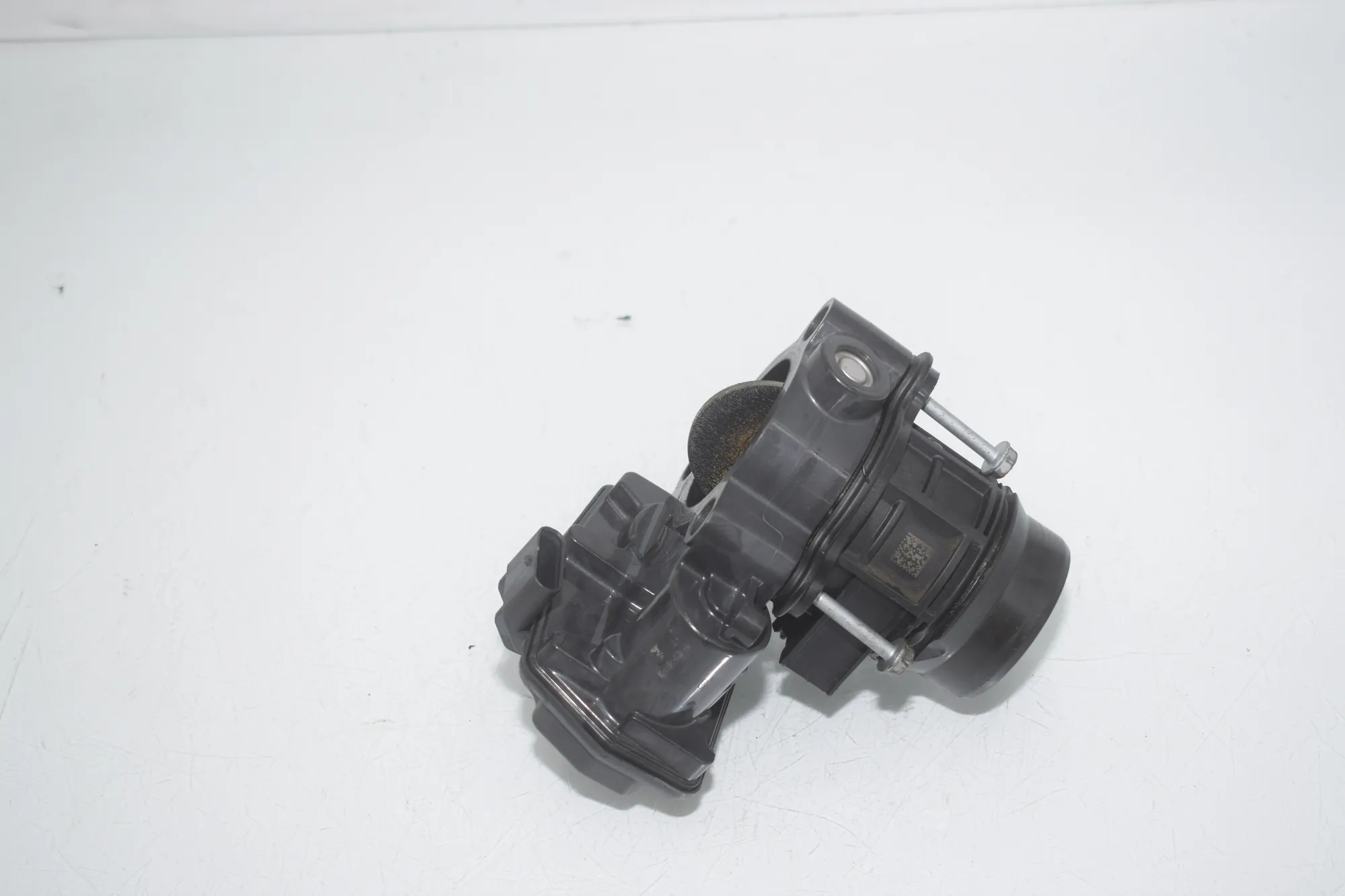 Throttle Body – OEM 8512452 · BMW 2 Gran Tourer (F46) BMW 2 Gran Tourer (F46) 220 d xDrive 2018 – 2