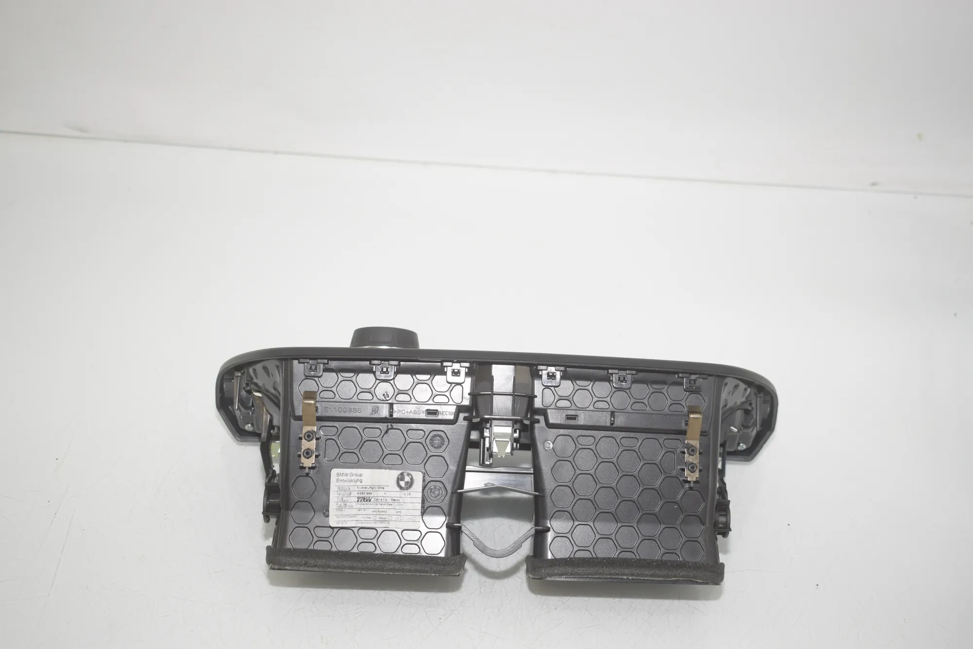 Climate Control Unit – OEM 9379121 · BMW i3 (I01) BMW i3 (I01) Electric 2020 – 3