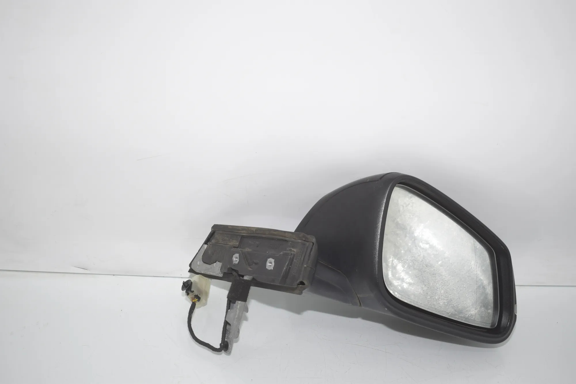 Right Side Wing Mirror – OEM 7321006 · BMW i3 (I01) BMW i3 (I01) Electric 2020