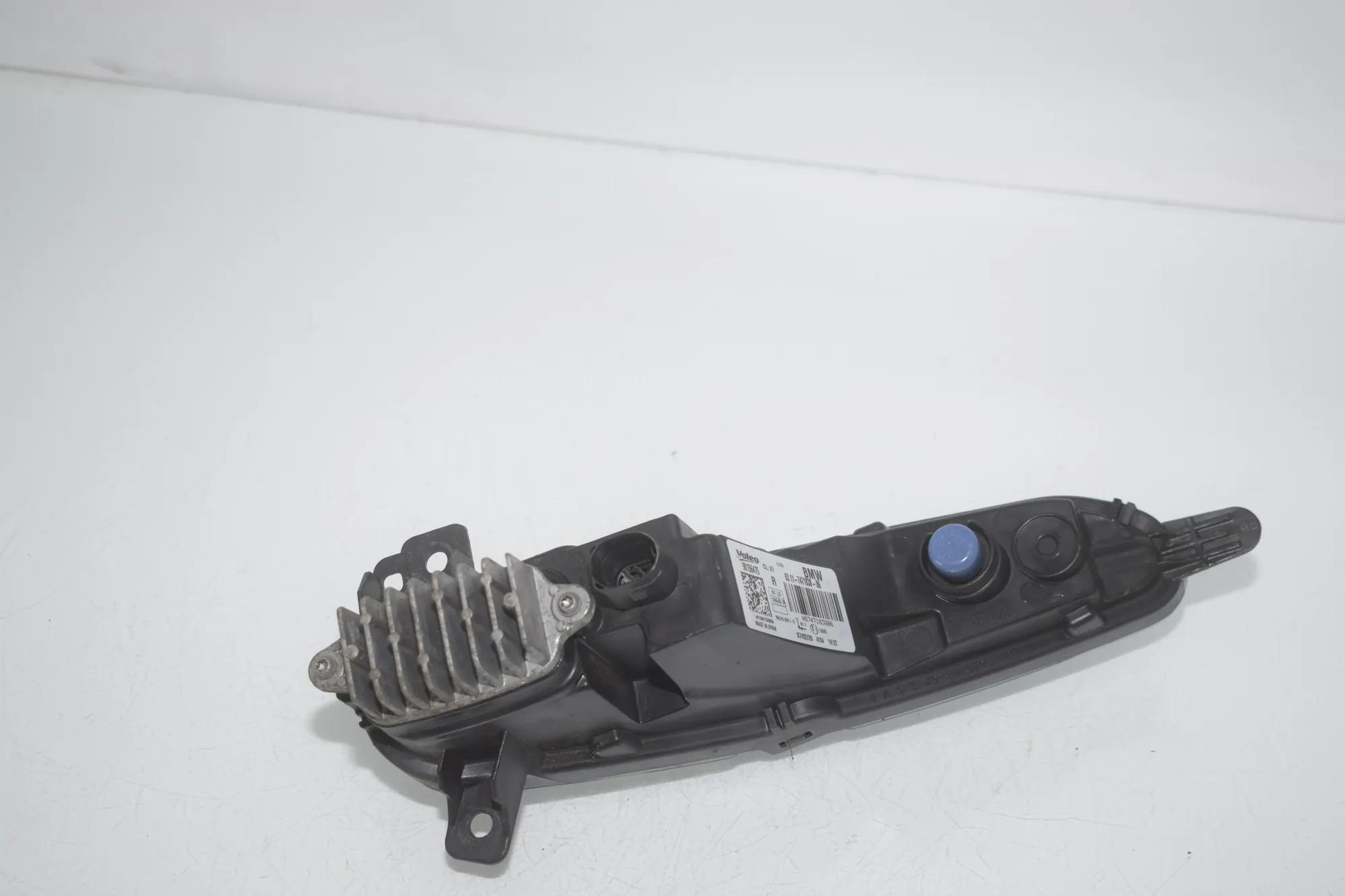 Front Right Fog Light – OEM 7471838 · BMW i3 (I01) BMW i3 (I01) Electric 2020 – 4