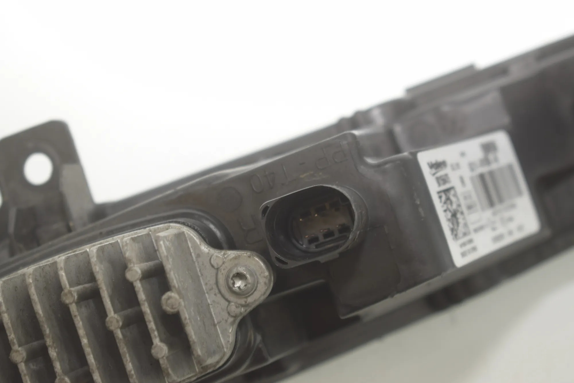 Front Right Fog Light – OEM 7471838 · BMW i3 (I01) BMW i3 (I01) Electric 2020 – 5