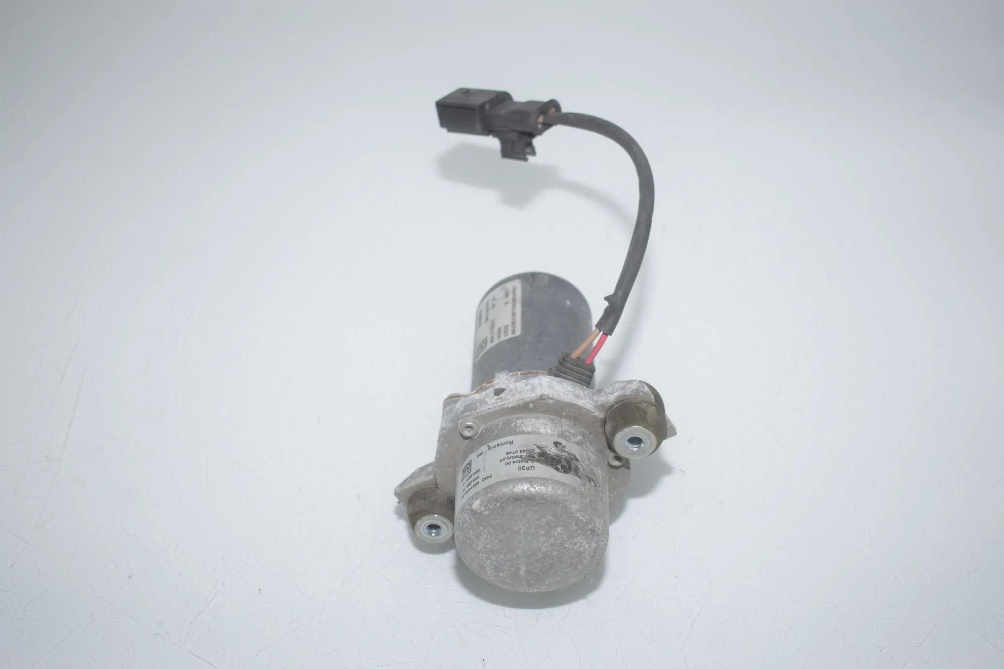 Vacuum Pump – OEM 6857405 · BMW i3 (I01) BMW i3 (I01) Electric 2020