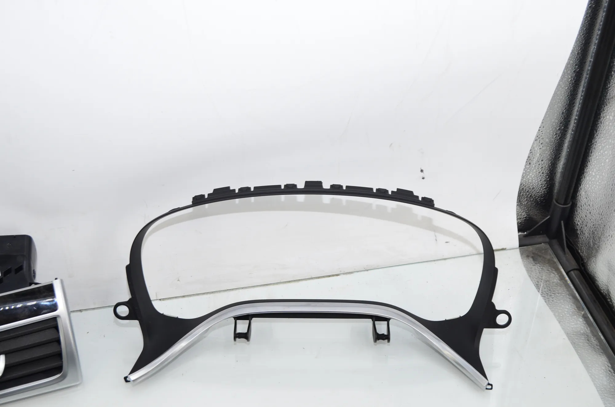 Interior Trim Strips Kit – OEM 9299501 · BMW 7 (G11, G12) 750 d, Ld xDrive 2016 – 4