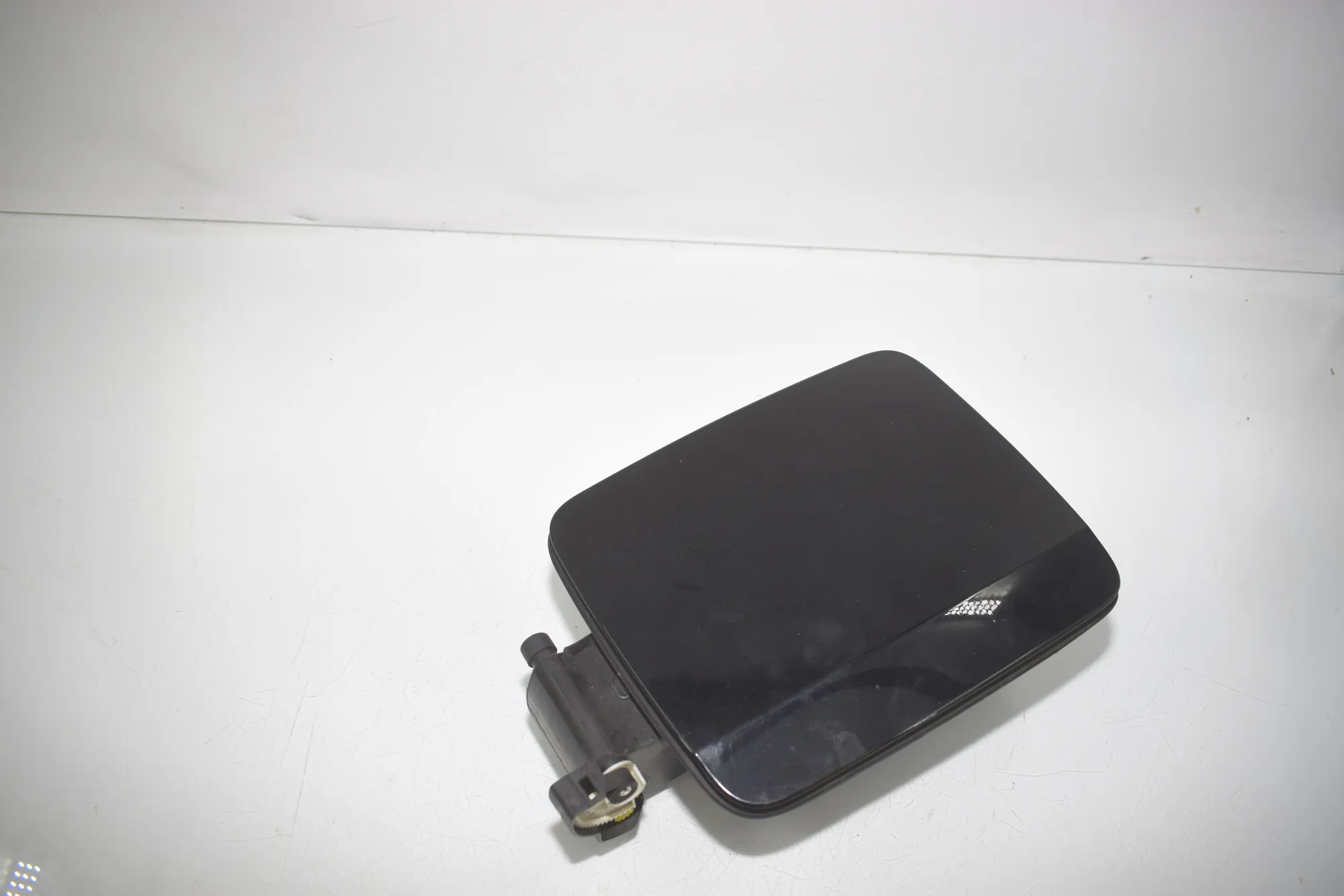 Fuel Tank Flap Cap – OEM 7335767 · BMW i3 (I01) BMW i3 (I01) Electric 2020 – 3
