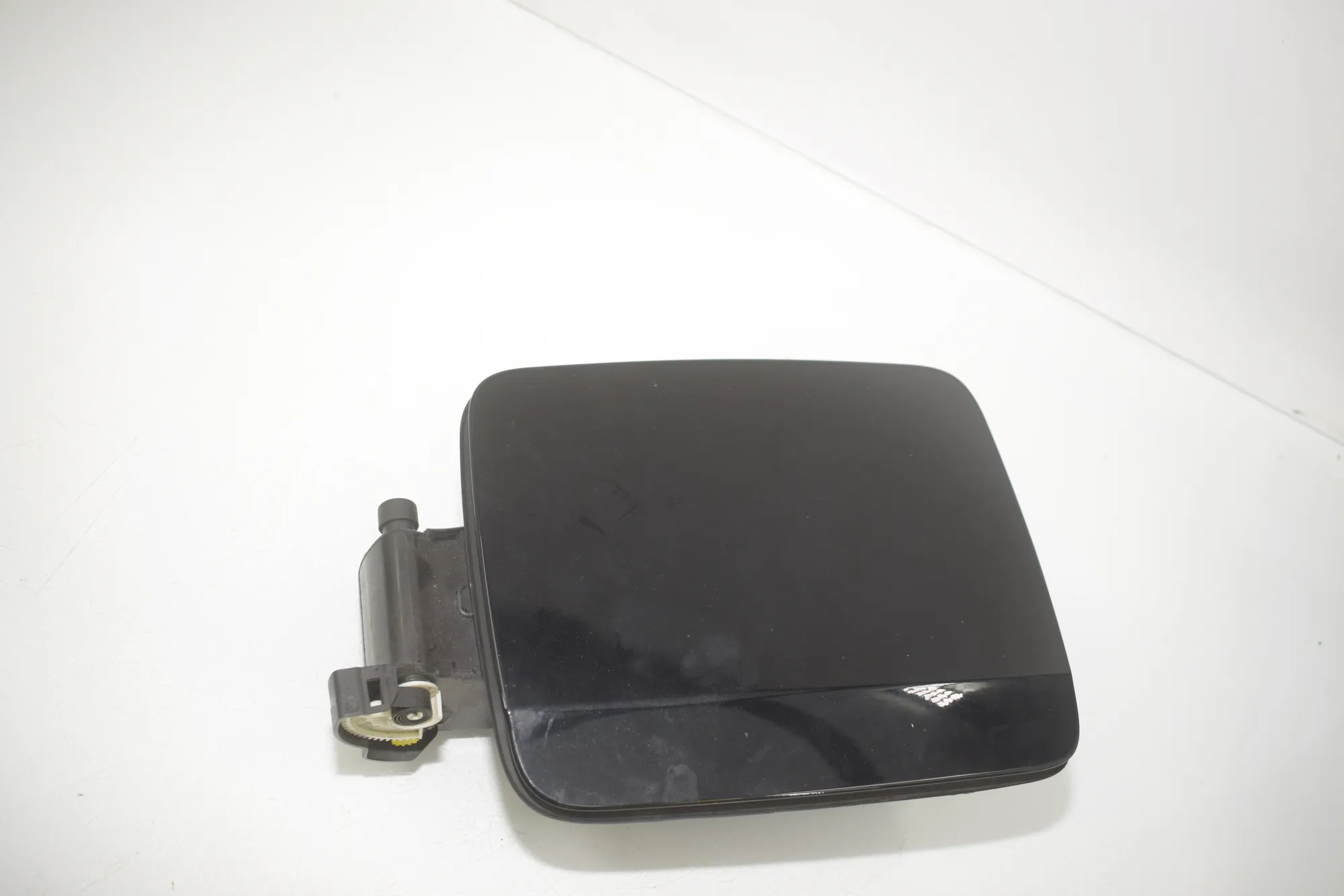 Fuel Tank Flap Cap – OEM 7335767 · BMW i3 (I01) BMW i3 (I01) Electric 2020 – 2