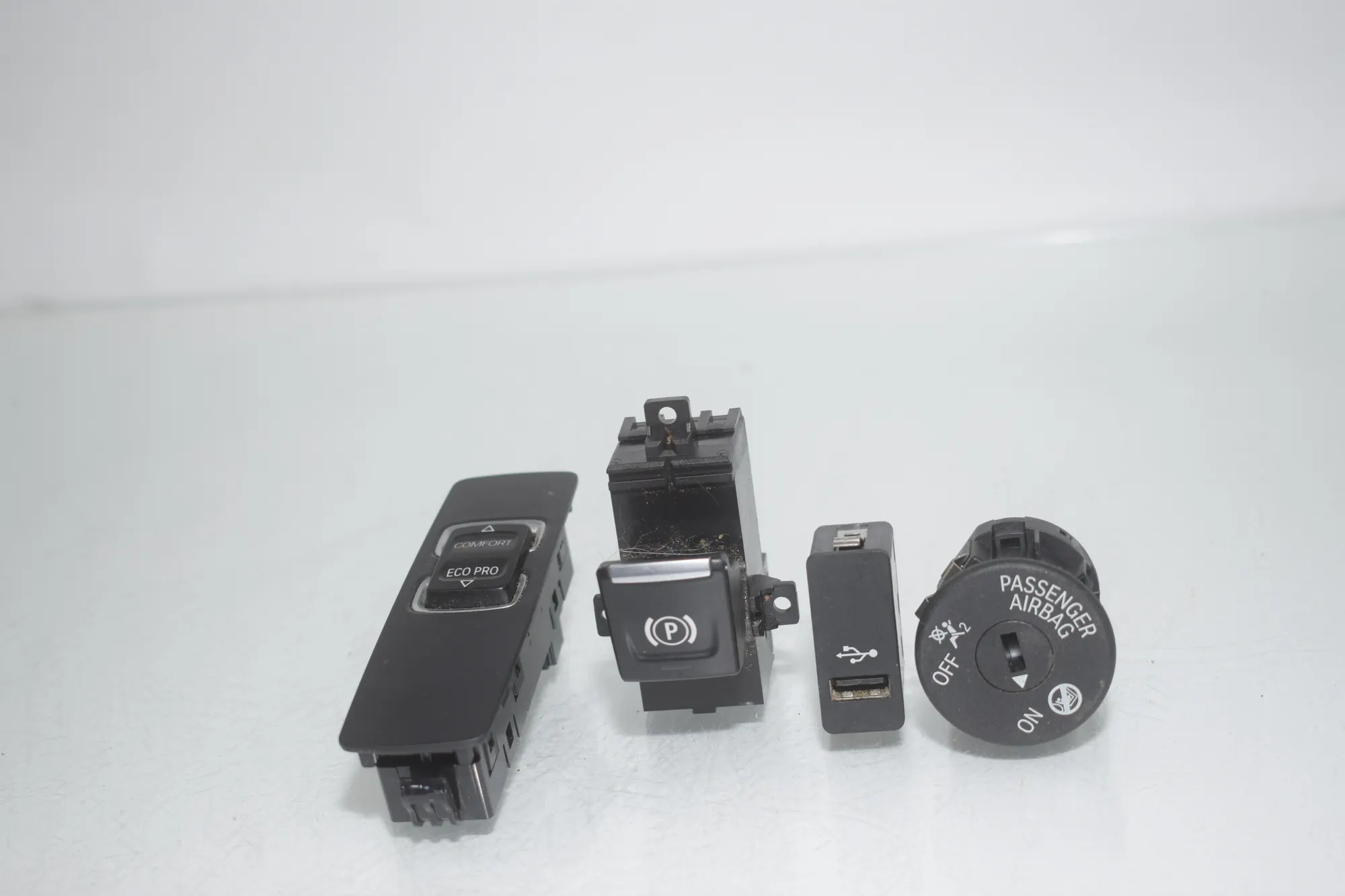 Switches – OEM 9280513 · BMW i3 (I01) BMW i3 (I01) Electric 2020 – 3