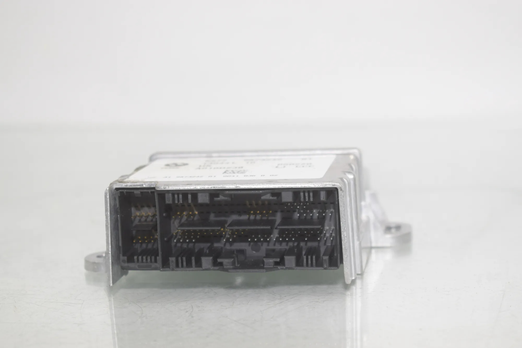 SRS Control Unit – OEM 9873242 · BMW i3 (I01) BMW i3 (I01) Electric 2020 – 3