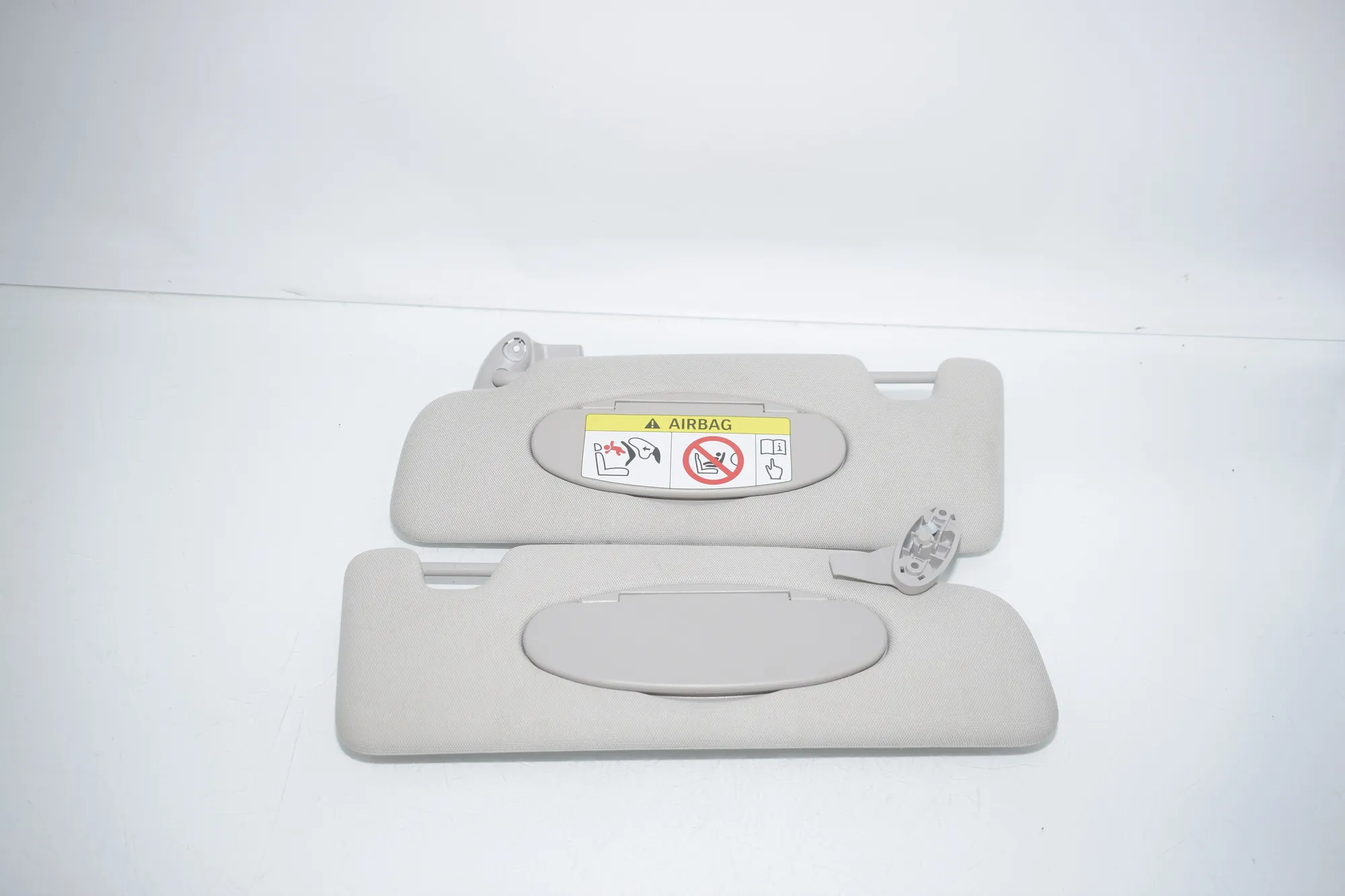 Right Side Sun Visor – OEM 7305472 · BMW i3 (I01) BMW i3 (I01) Electric 2020