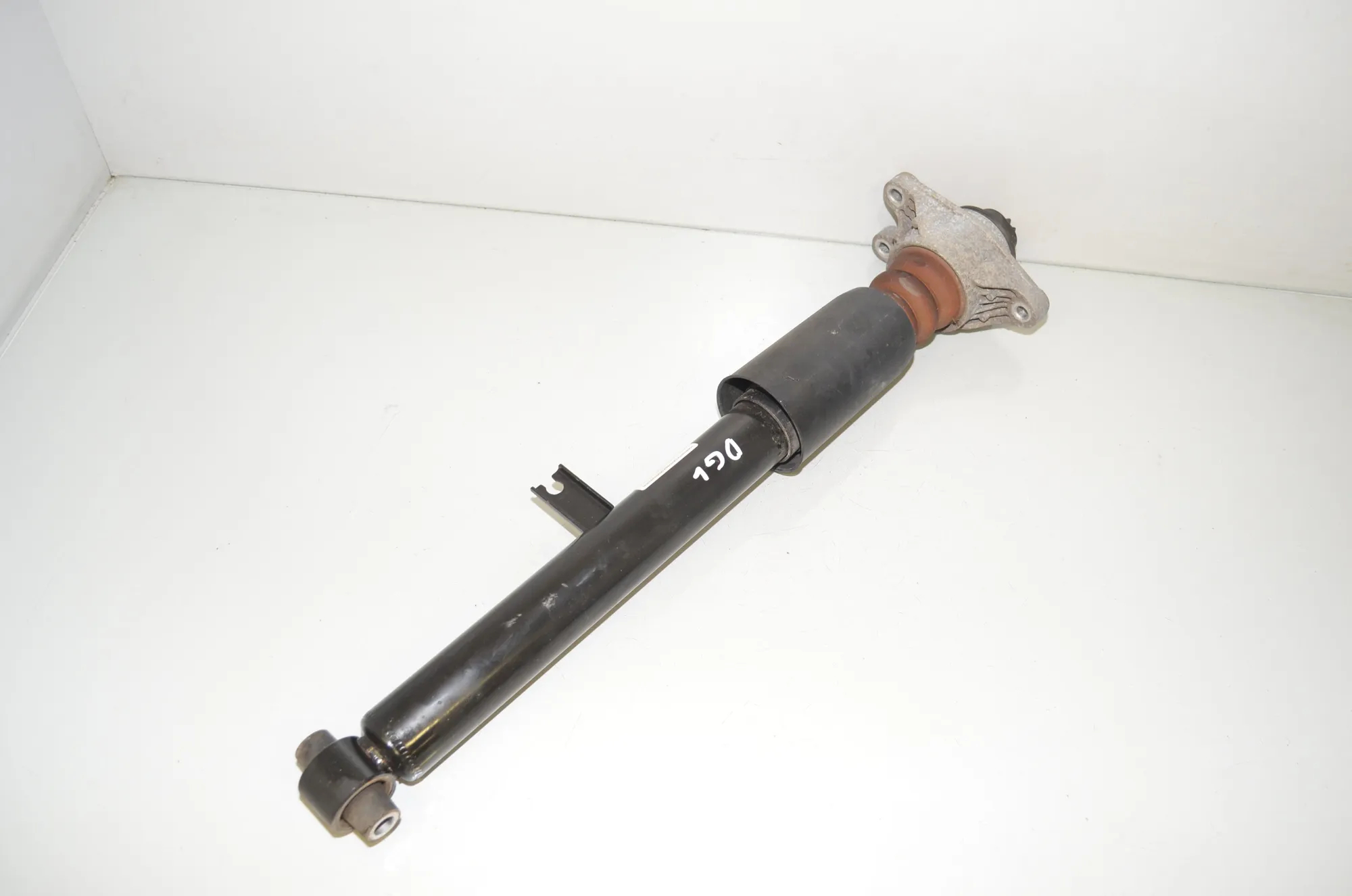 Rear Right Shock Absorber – OEM 6894423 · BMW 3 Touring (G21) BMW 3 Touring (G21) 330 e Plug-in-Hybrid 2020 – 3