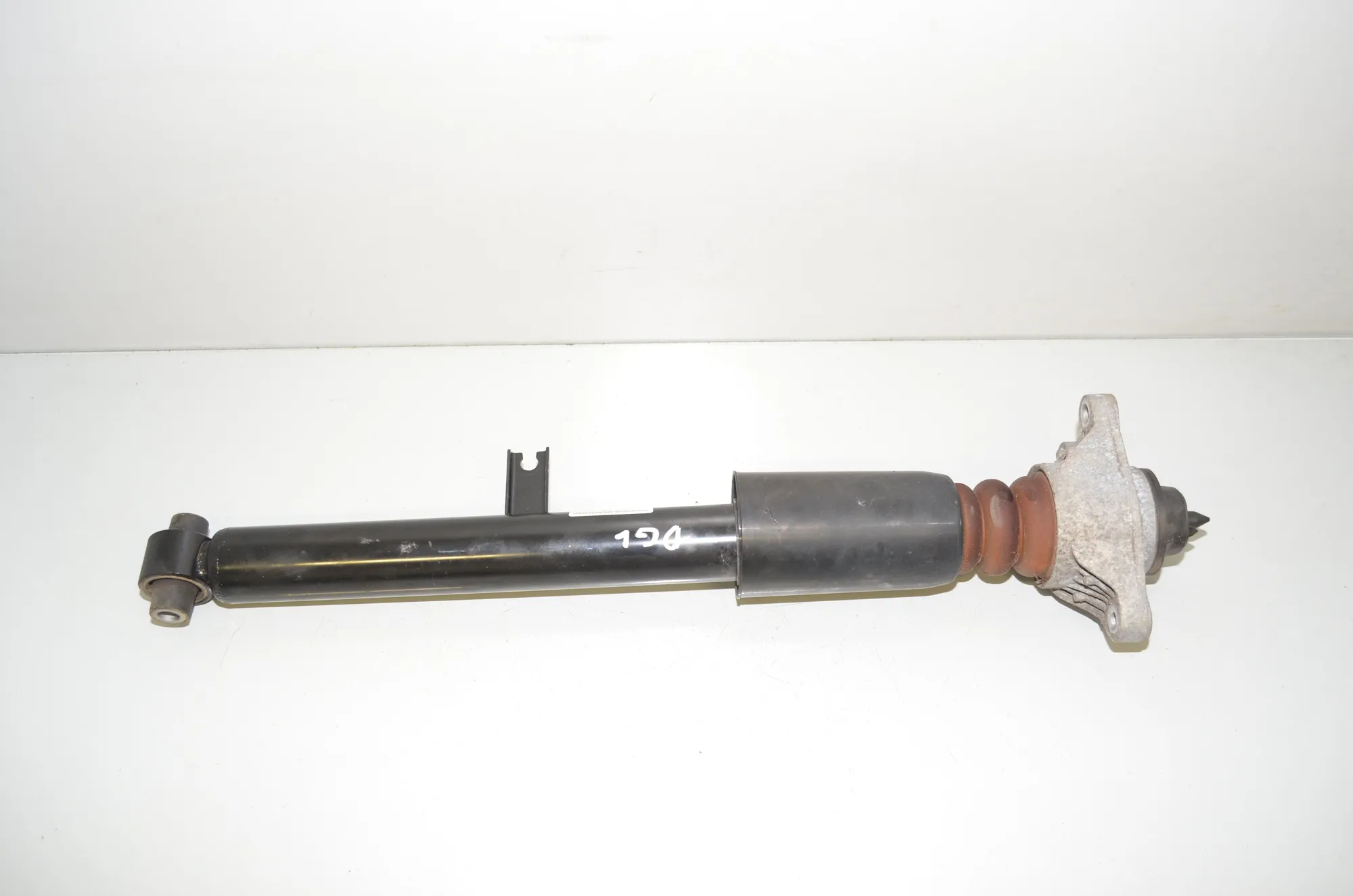 Rear Right Shock Absorber – OEM 6894423 · BMW 3 Touring (G21) BMW 3 Touring (G21) 330 e Plug-in-Hybrid 2020