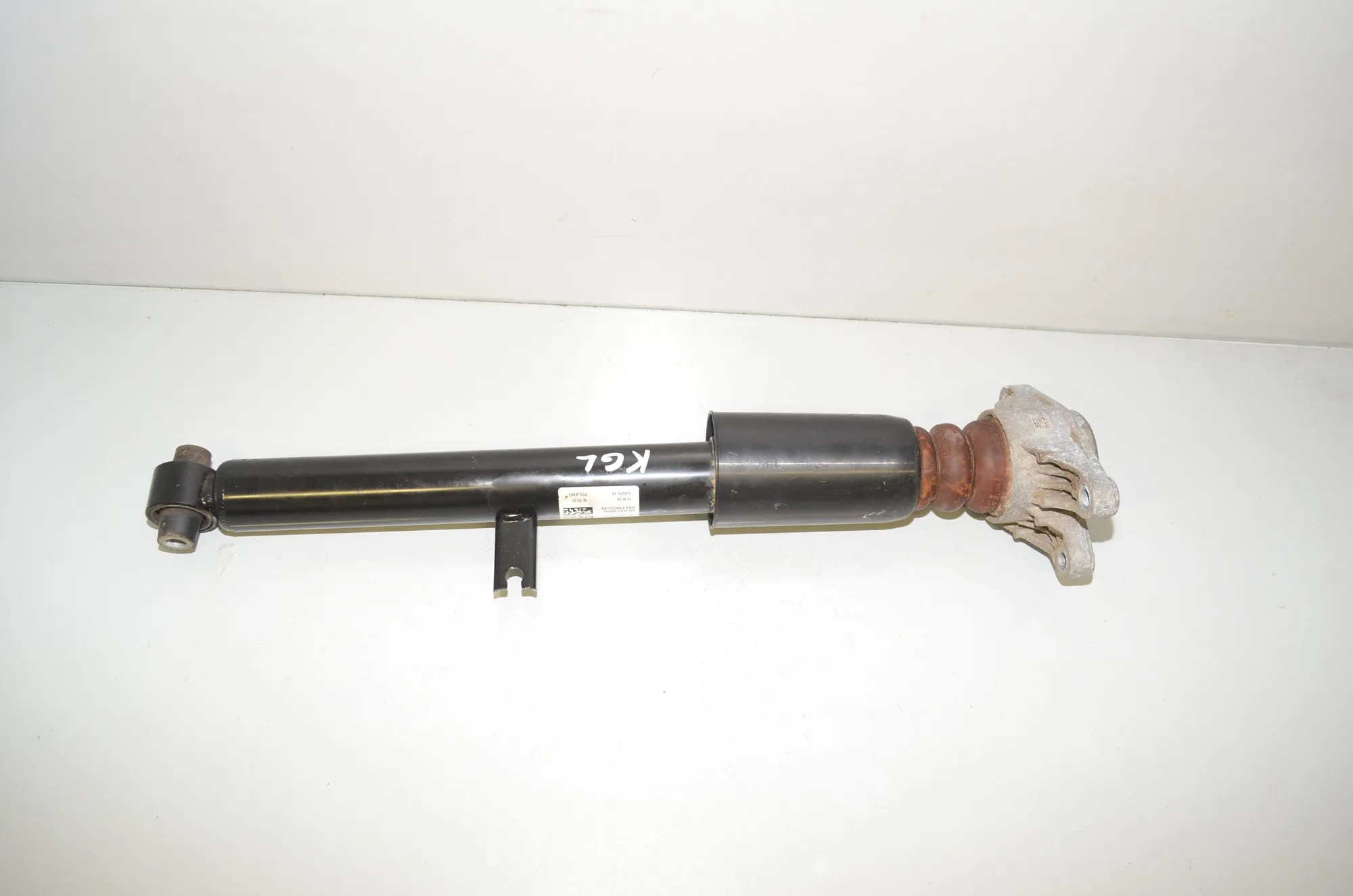 Rear Left Shock Absorber – OEM 6894423 · BMW 3 Touring (G21) BMW 3 Touring (G21) 330 e Plug-in-Hybrid 2020 – 2