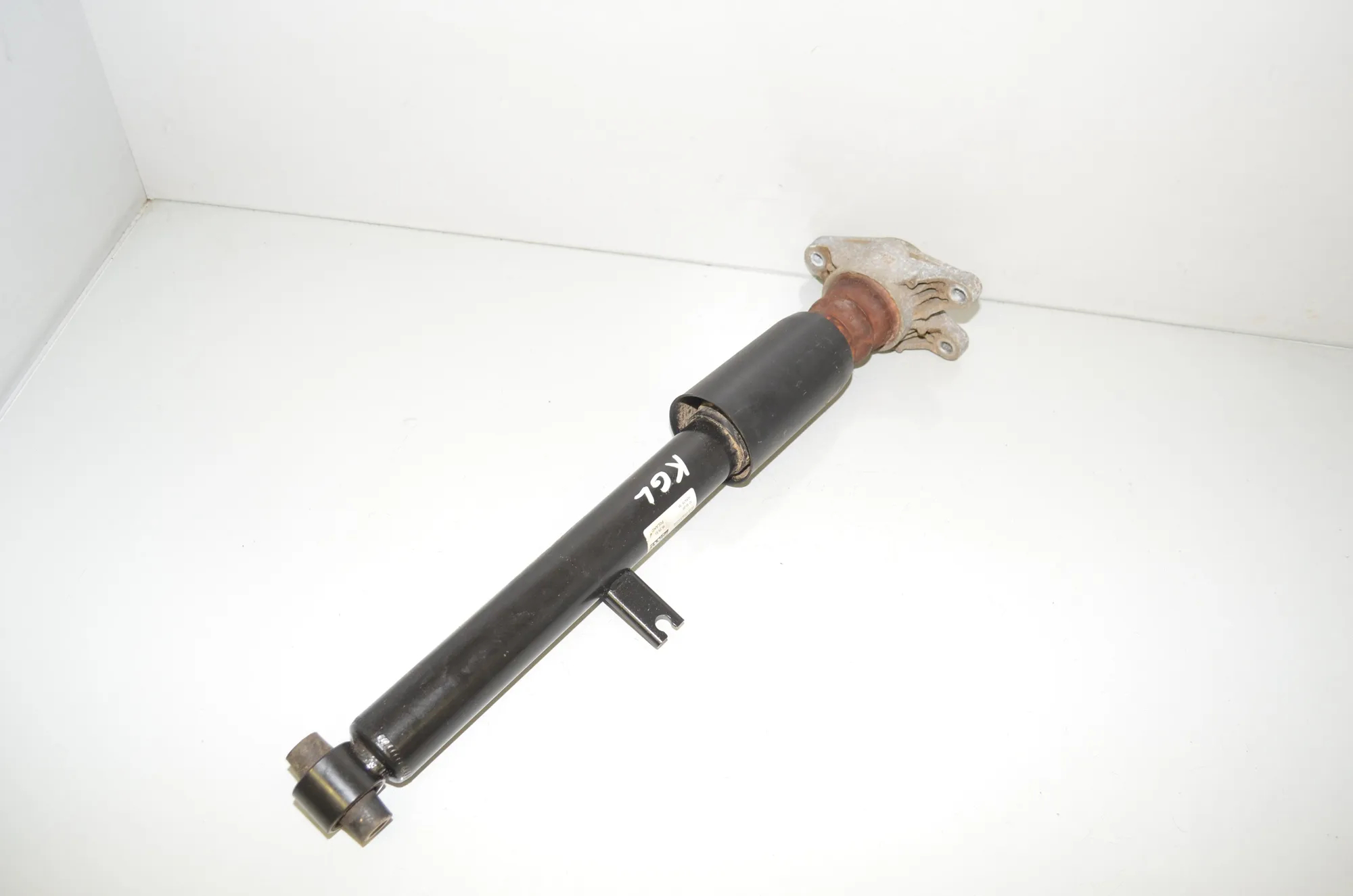 Rear Left Shock Absorber – OEM 6894423 · BMW 3 Touring (G21) BMW 3 Touring (G21) 330 e Plug-in-Hybrid 2020 – 3