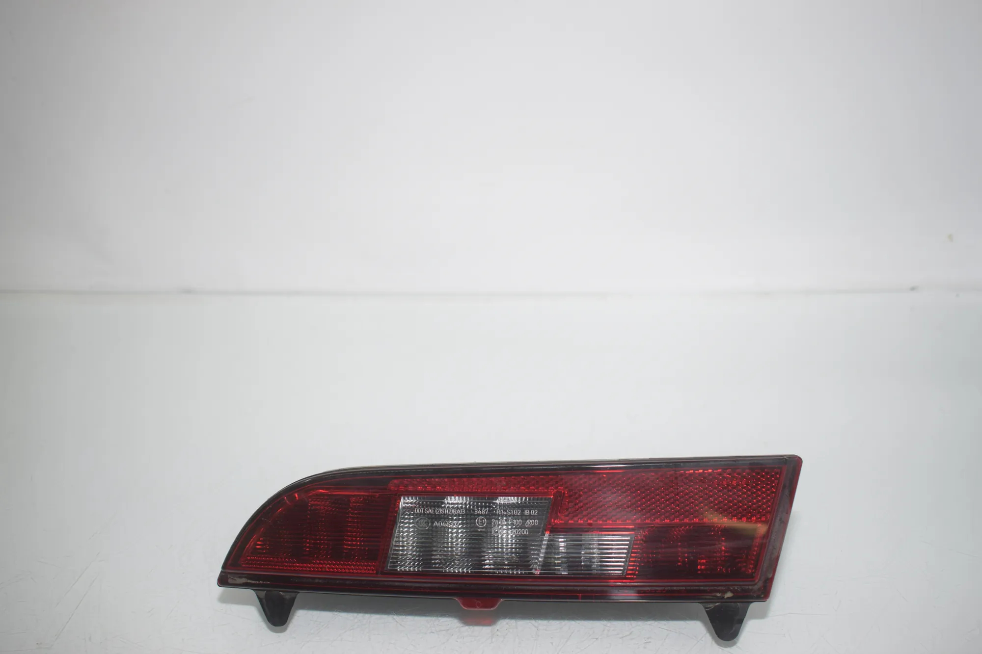 Rear Left Bumper Reflector – OEM 7304043 · BMW i3 (I01) BMW i3 (I01) Electric 2020 – 3