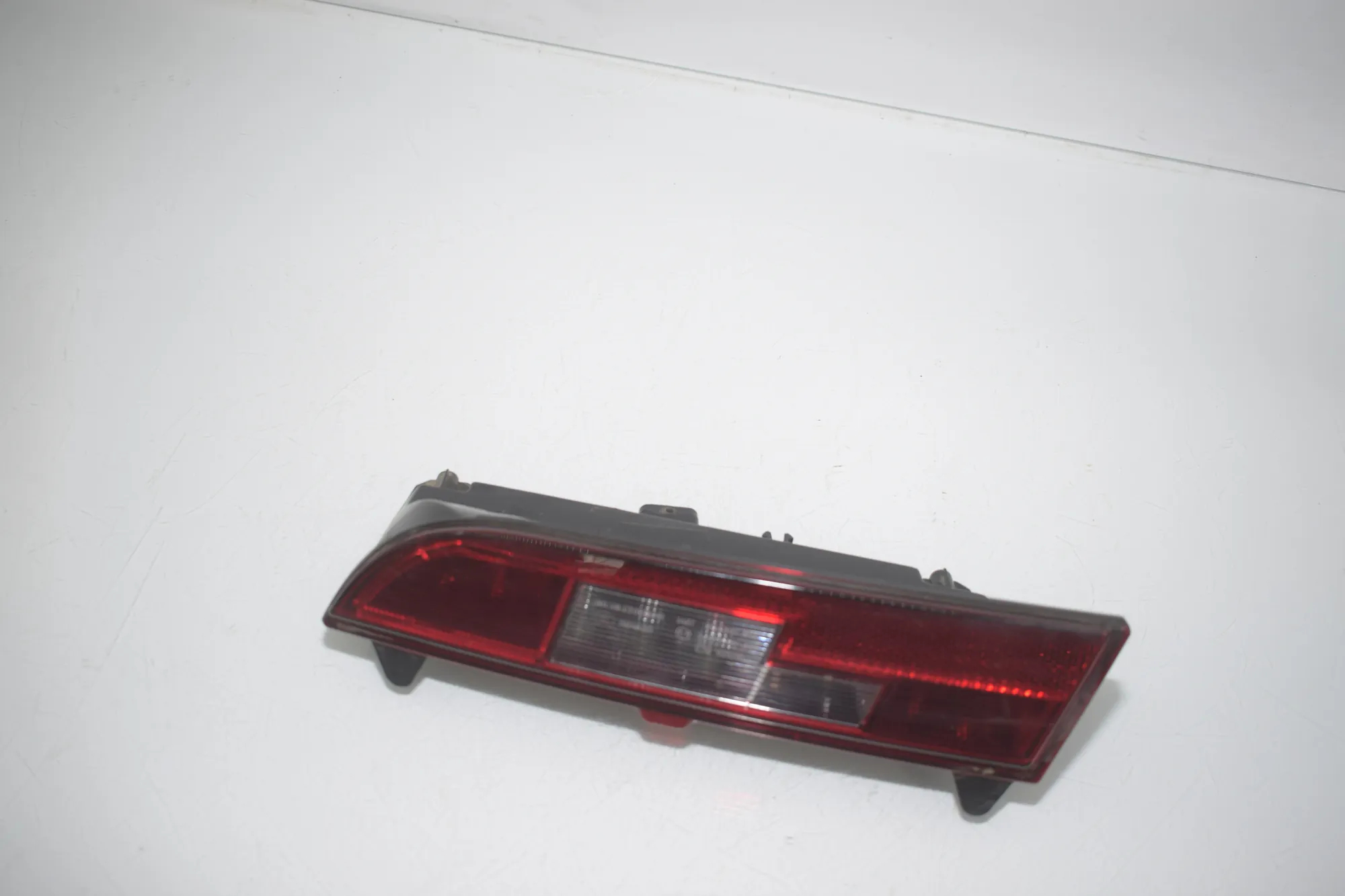 Rear Left Bumper Reflector – OEM 7304043 · BMW i3 (I01) BMW i3 (I01) Electric 2020 – 2