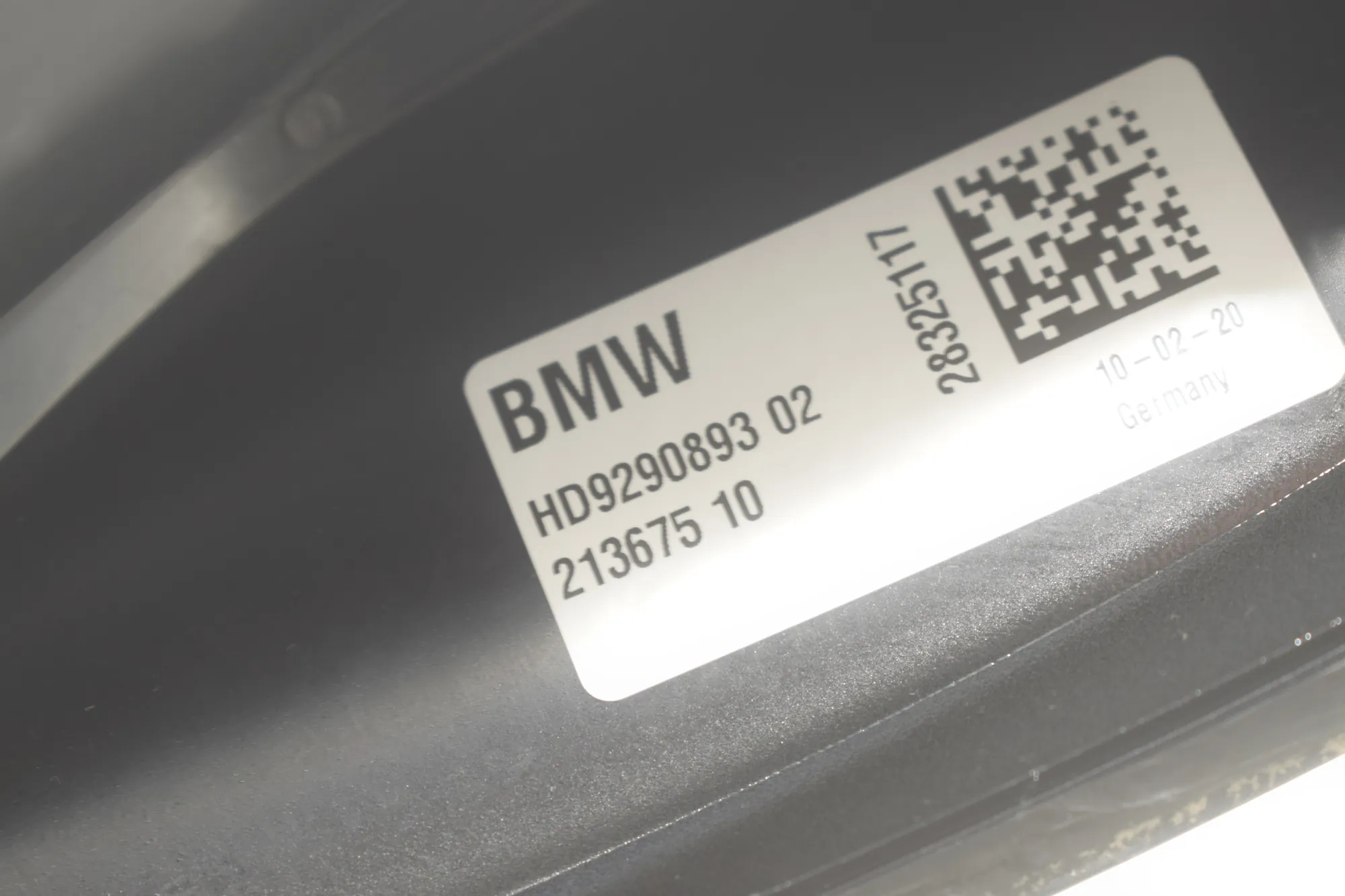 Antenna Trim – OEM 9290893 · BMW i3 (I01) BMW i3 (I01) Electric 2020 – 4