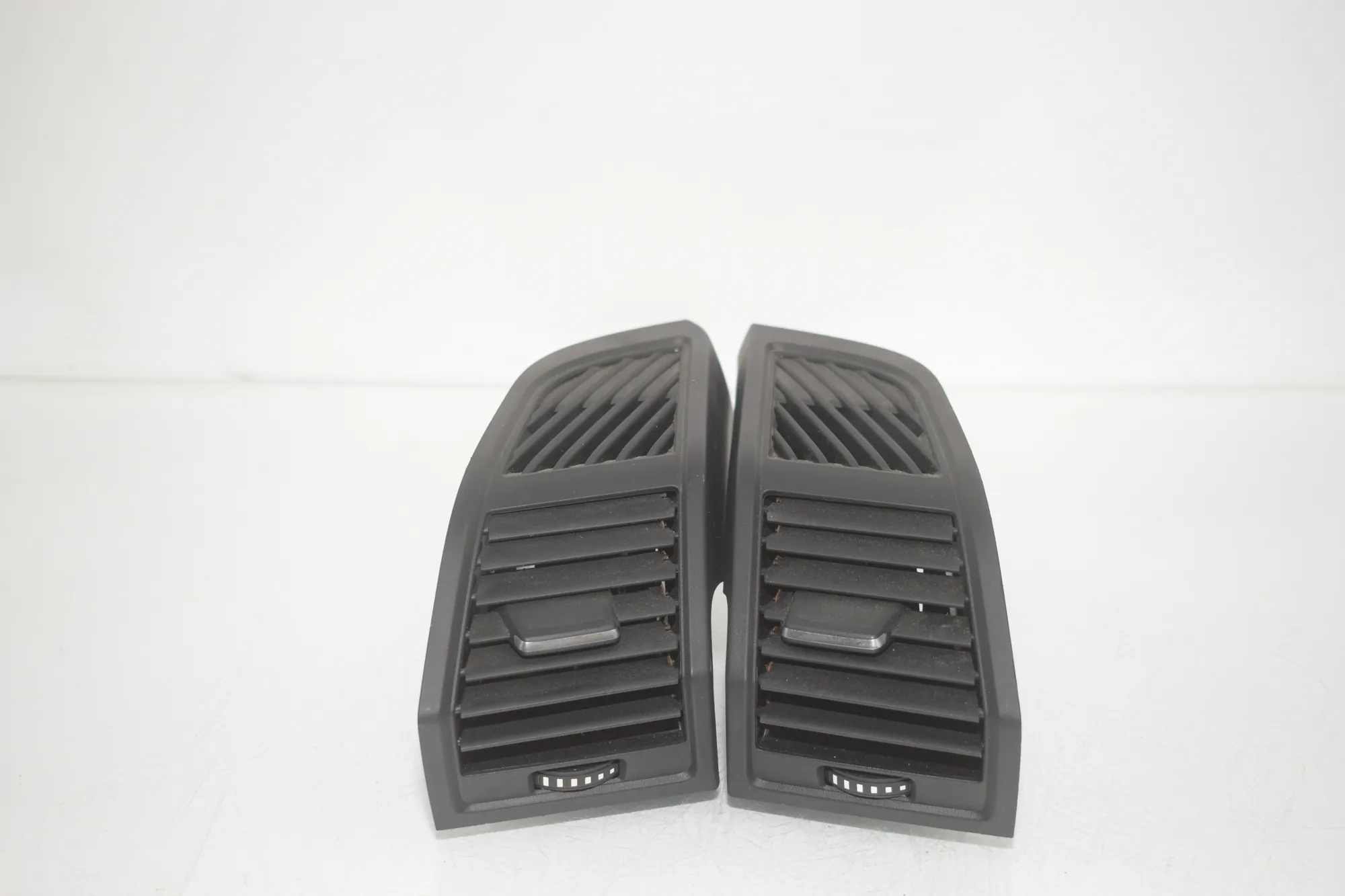 Dashboard Air Vents – OEM 9283002 · BMW i3 (I01) BMW i3 (I01) Electric 2020 – 2