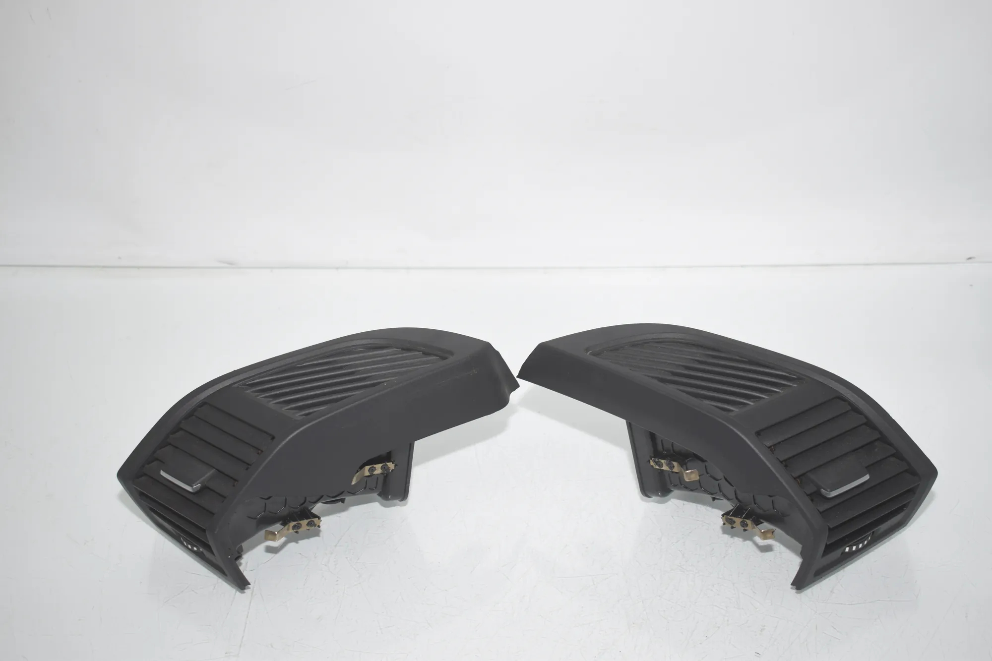 Dashboard Air Vents – OEM 9283002 · BMW i3 (I01) BMW i3 (I01) Electric 2020 – 3
