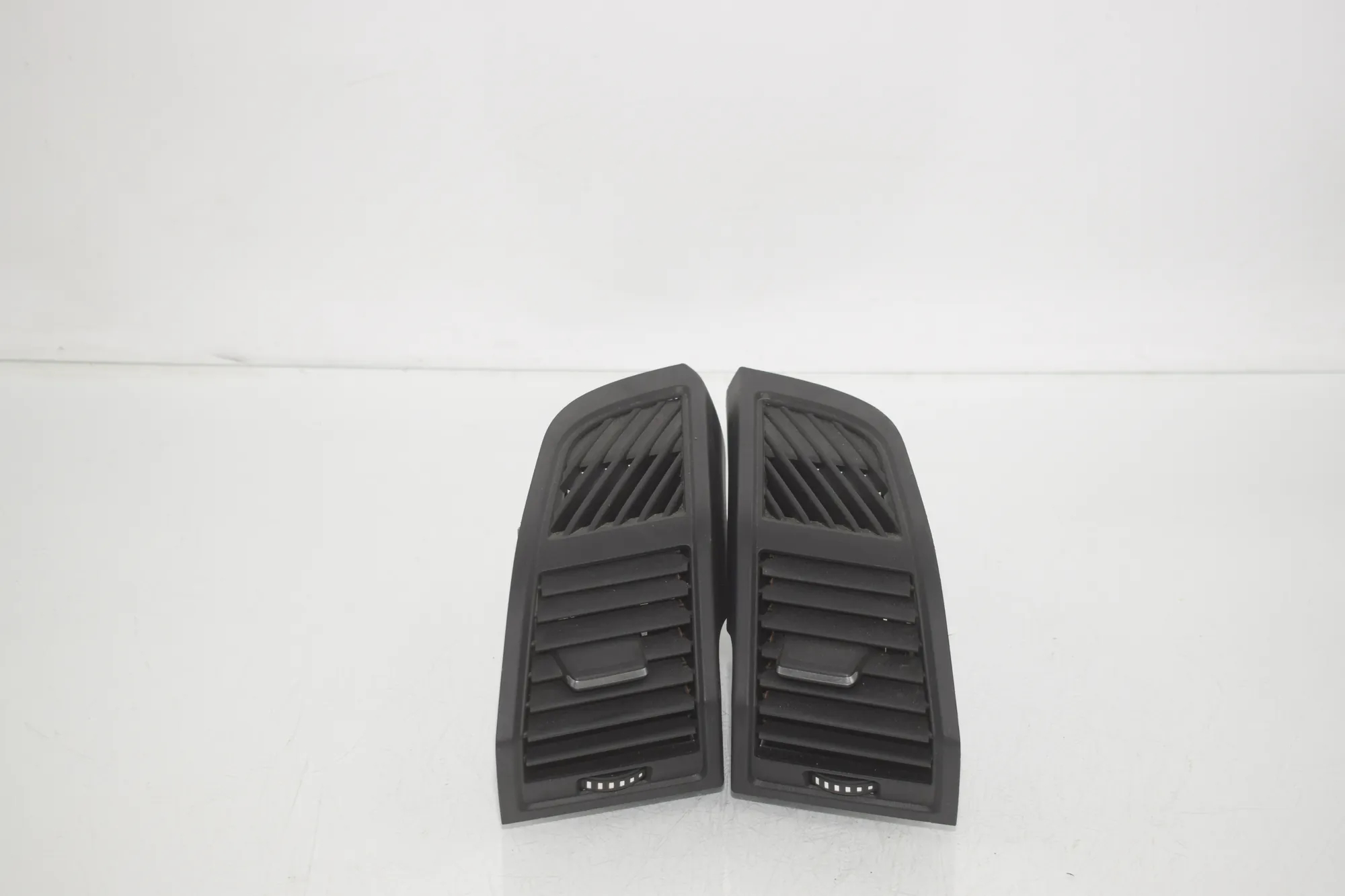 Dashboard Air Vents – OEM 9283002 · BMW i3 (I01) BMW i3 (I01) Electric 2020