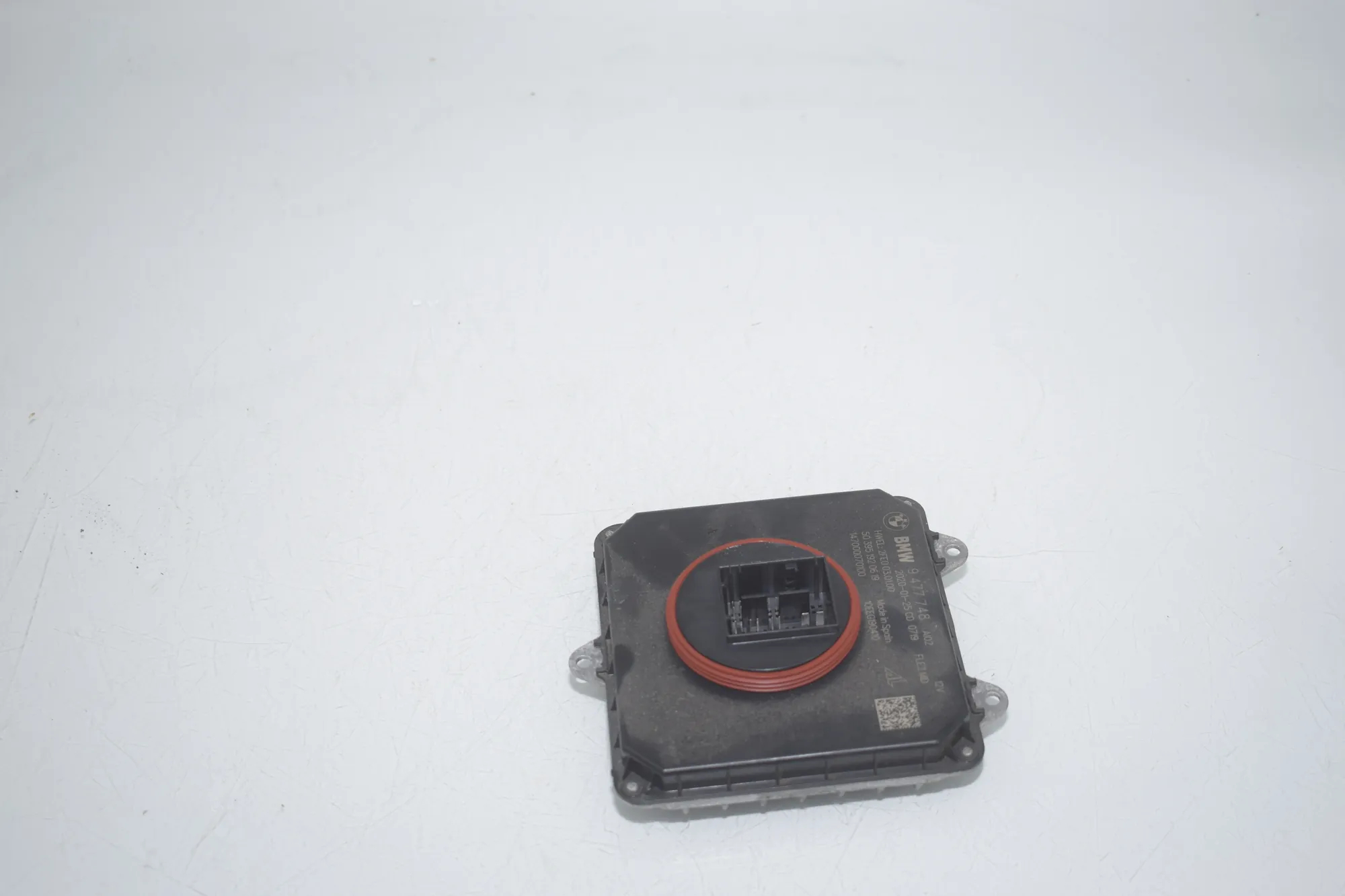 LED Lights Control Unit – OEM 9477748 · BMW i3 (I01) BMW i3 (I01) Electric 2020 – 2