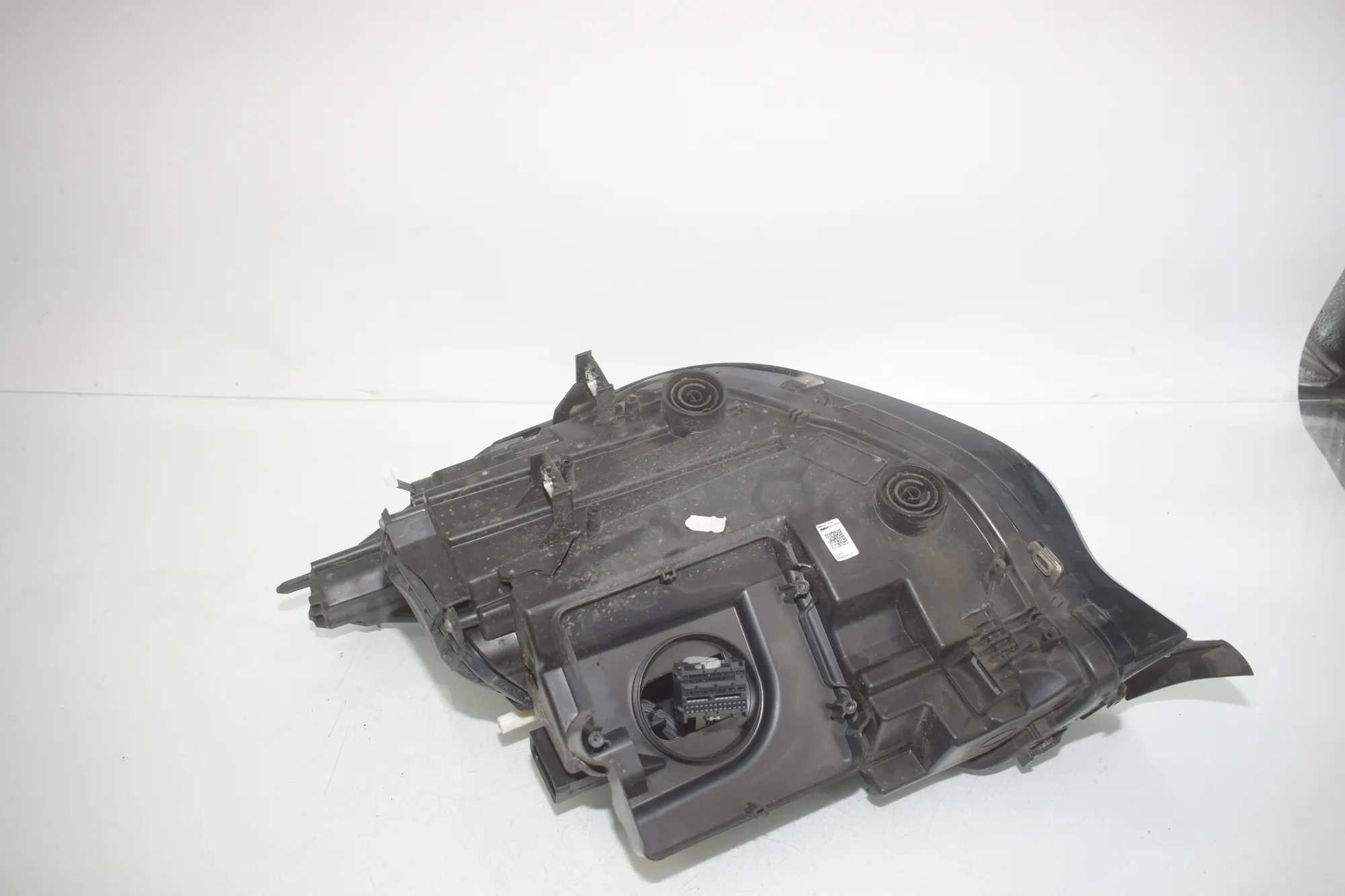 Front Right Headlight – OEM 9853416 · BMW i3 (I01) BMW i3 (I01) Electric 2020 – 6