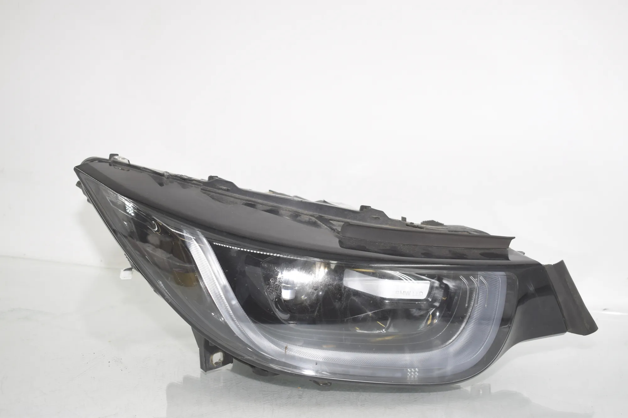 Front Right Headlight – OEM 9853416 · BMW i3 (I01) BMW i3 (I01) Electric 2020 – 2