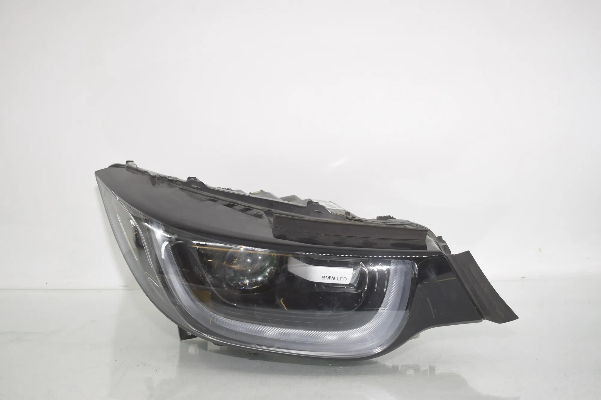 Front Right Headlight – OEM 9853416 · BMW i3 (I01) BMW i3 (I01) Electric 2020 – 3
