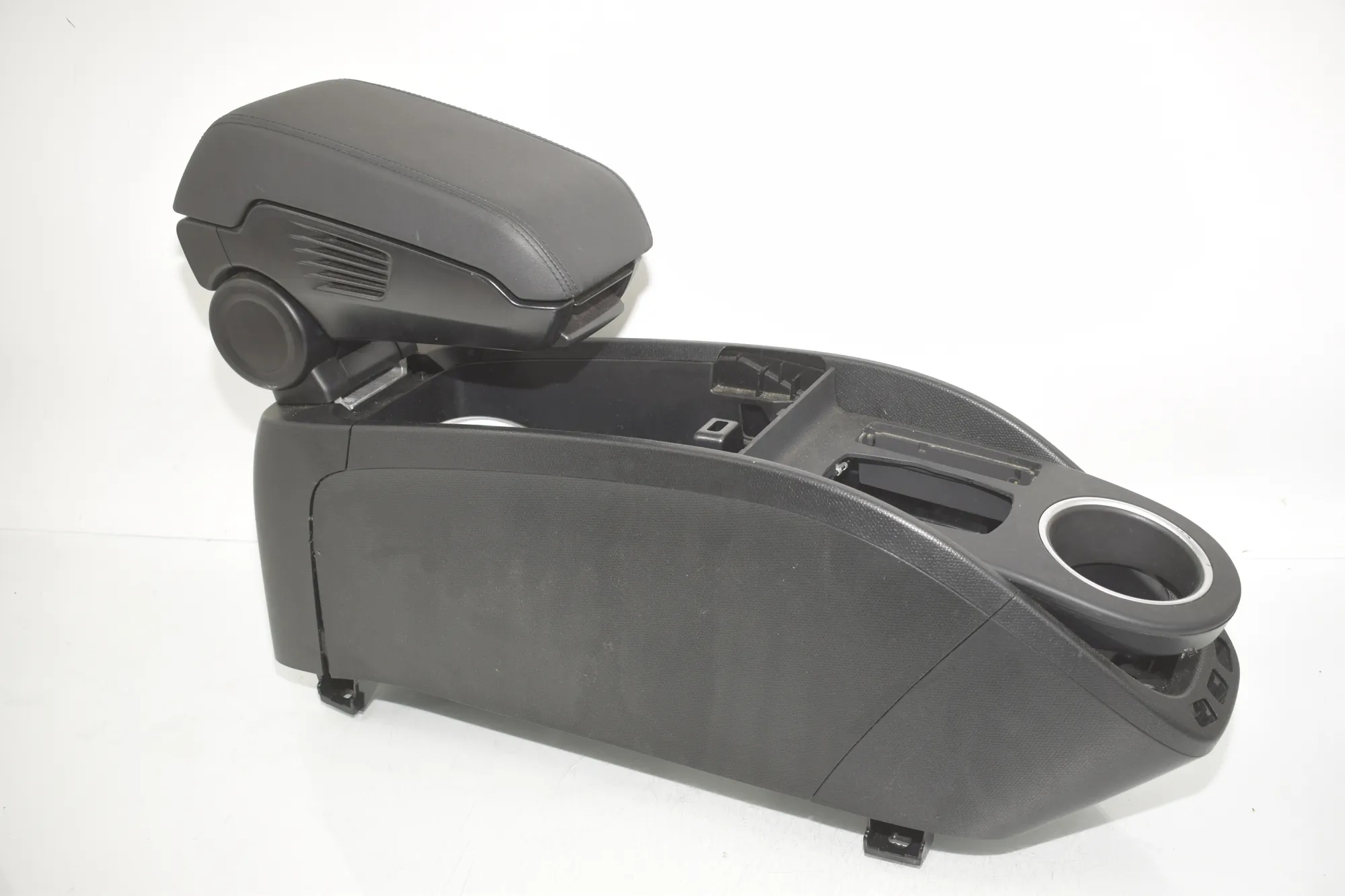 Center Console – OEM 9283166 · BMW i3 (I01) BMW i3 (I01) Electric 2020 – 3
