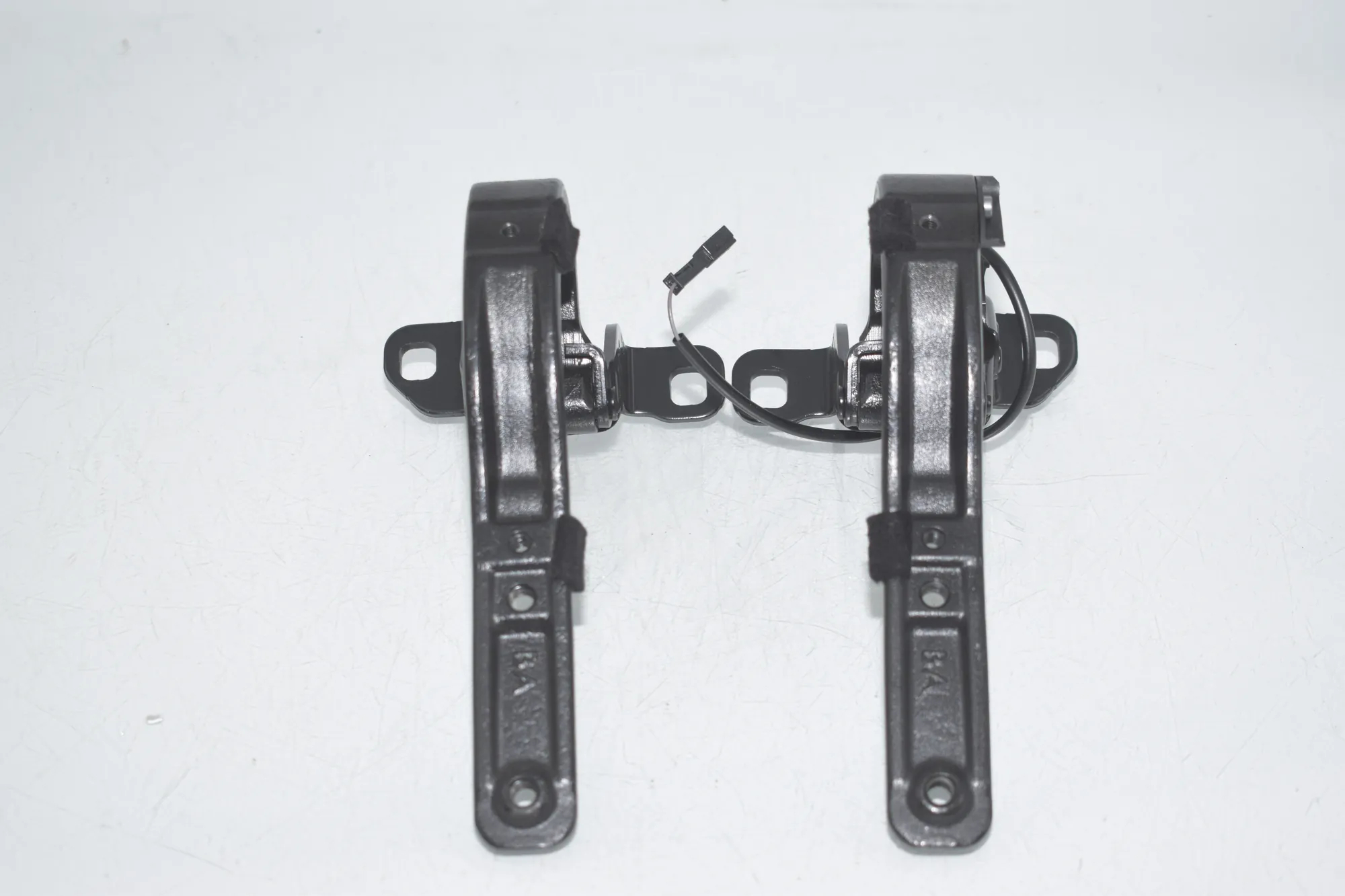 Tailgate Bootlid Hinge Set – OEM 7296773 · BMW i3 (I01) BMW i3 (I01) Electric 2020