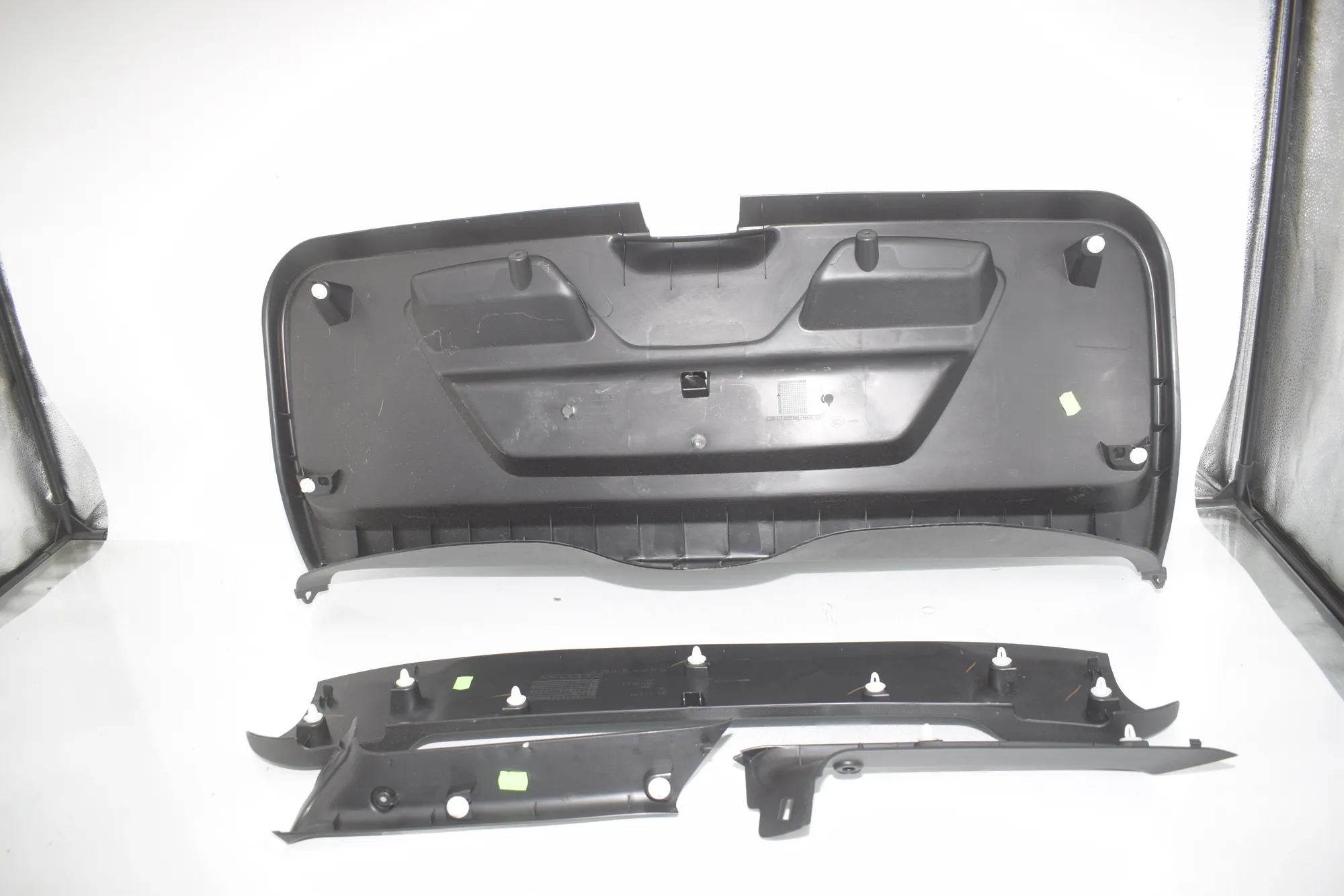 Tailgate Bootlid Cover Trim – OEM 7305089 · BMW i3 (I01) BMW i3 (I01) Electric 2020 – 4