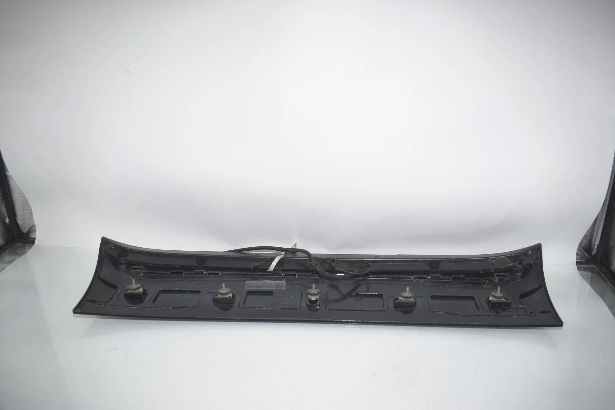 Tailgate Bootlid Spoiler – OEM 7375209 · BMW i3 (I01) BMW i3 (I01) Electric 2020 – 3