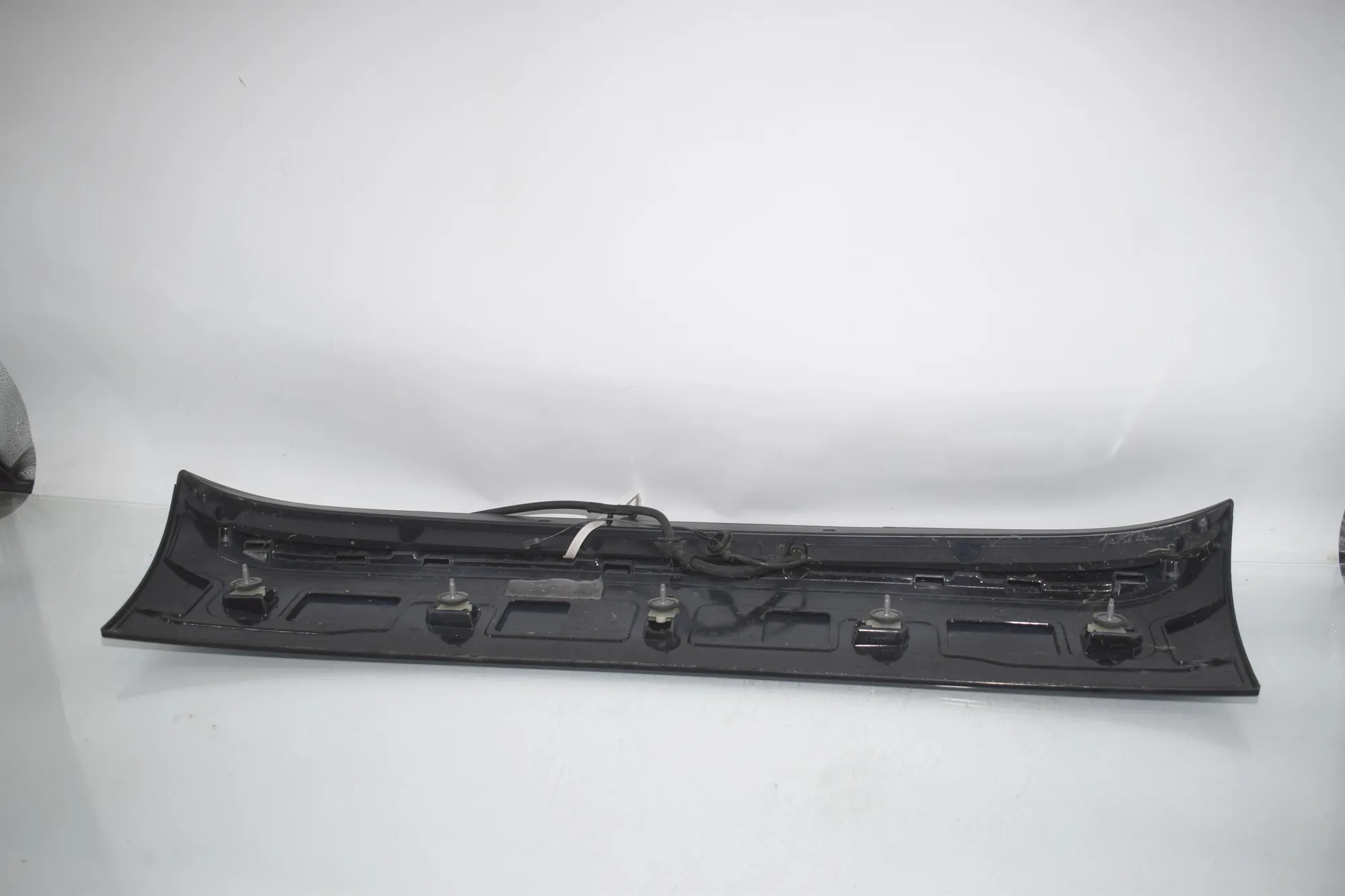 Tailgate Bootlid Spoiler – OEM 7375209 · BMW i3 (I01) BMW i3 (I01) Electric 2020 – 4