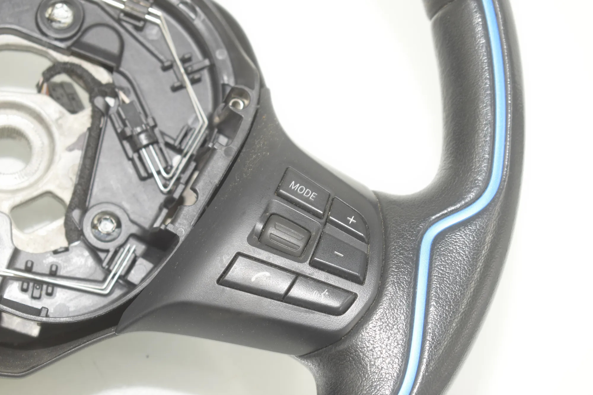 Steering Wheel – OEM 6870159 · BMW i3 (I01) BMW i3 (I01) Electric 2020 – 4
