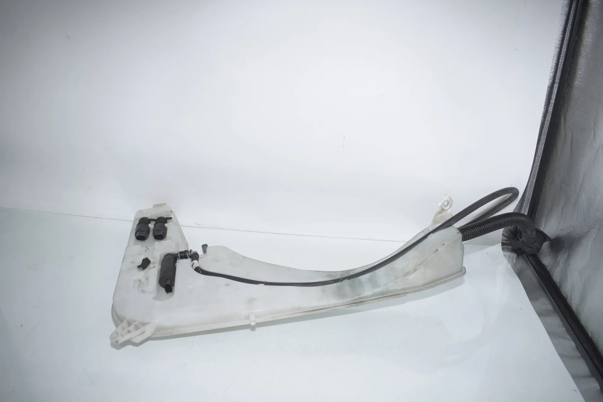 Window Washer Tank – OEM 7255828 · BMW X3 (F25) BMW X3 (F25) xDrive 30 d 2012