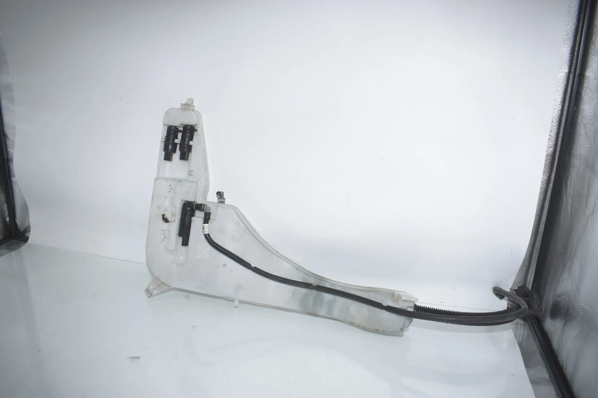 Window Washer Tank – OEM 7255828 · BMW X3 (F25) BMW X3 (F25) xDrive 30 d 2012 – 2