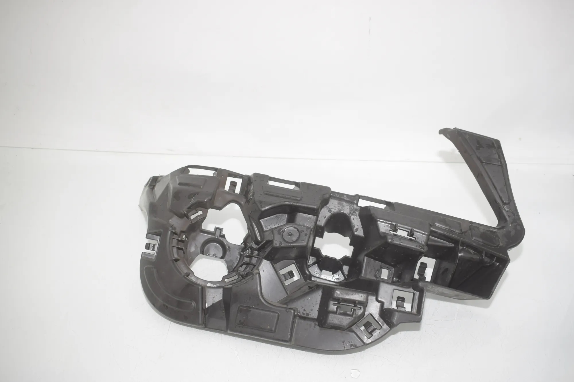 Front Right Fog Light Bracket – OEM 7212956 · BMW X3 (F25) BMW X3 (F25) xDrive 30 d 2012