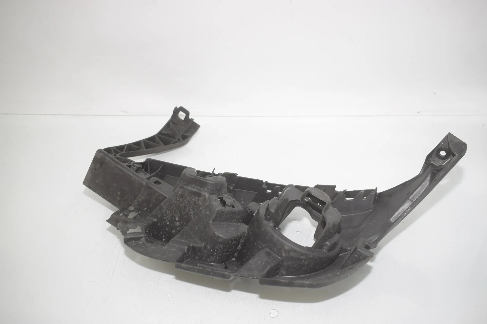 Front Right Fog Light Bracket – OEM 7212956 · BMW X3 (F25) BMW X3 (F25) xDrive 30 d 2012 – 3